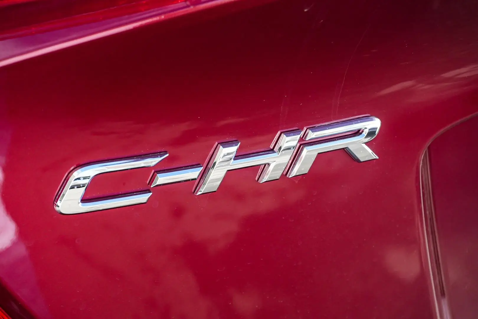 2017 Toyota C-HR Gallery Image 16
