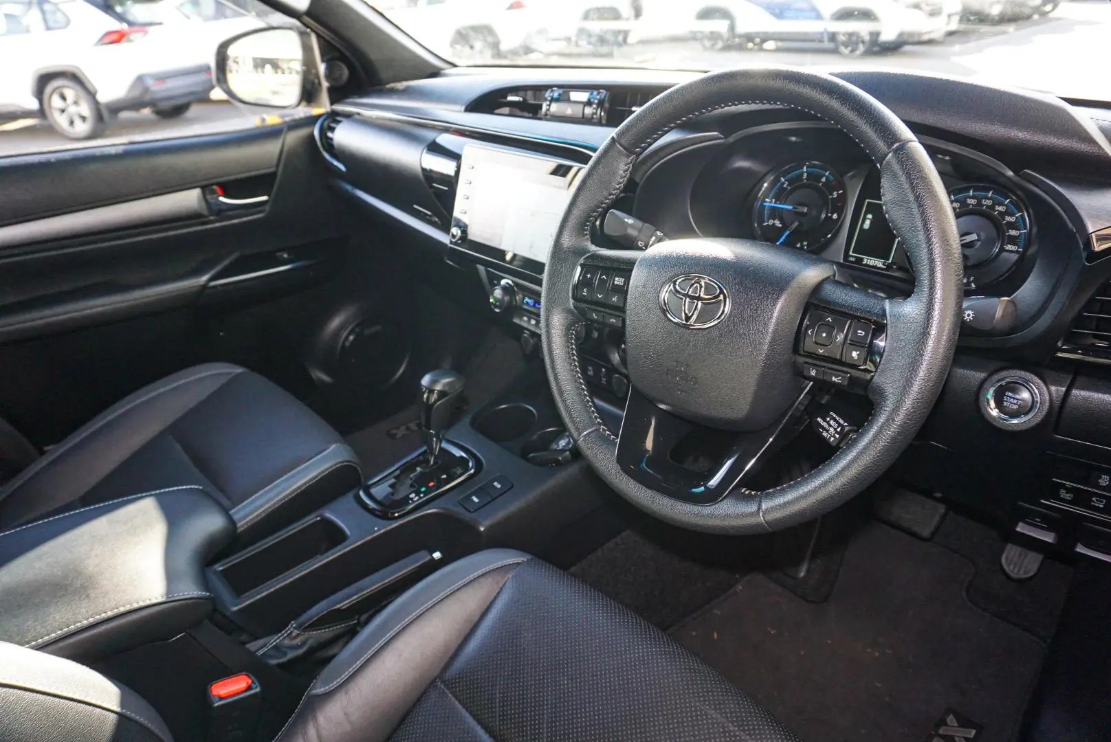 2022 Toyota Hilux Gallery Image 7