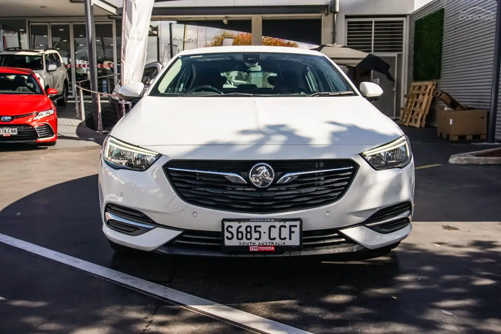2019 Holden Commodore Image 4