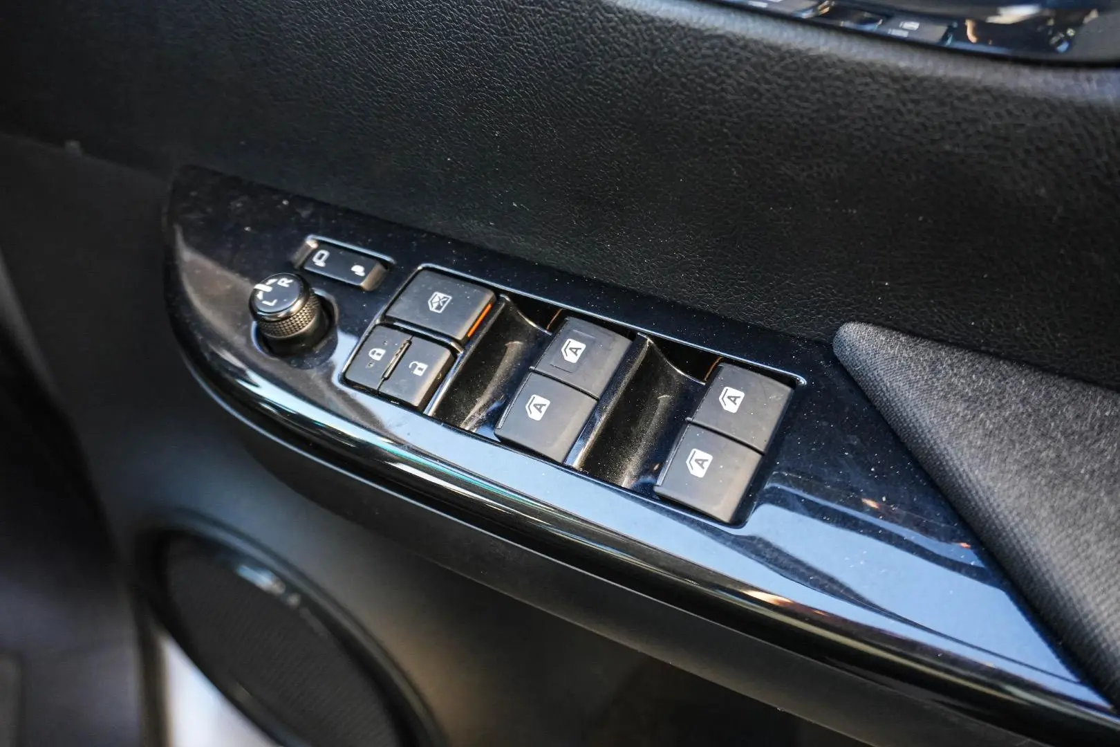 2022 Toyota Hilux Gallery Image 17