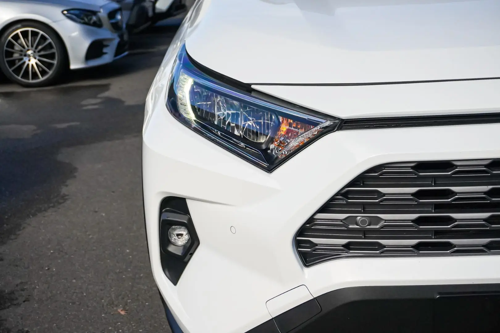 2024 Toyota RAV4 Gallery Image 12
