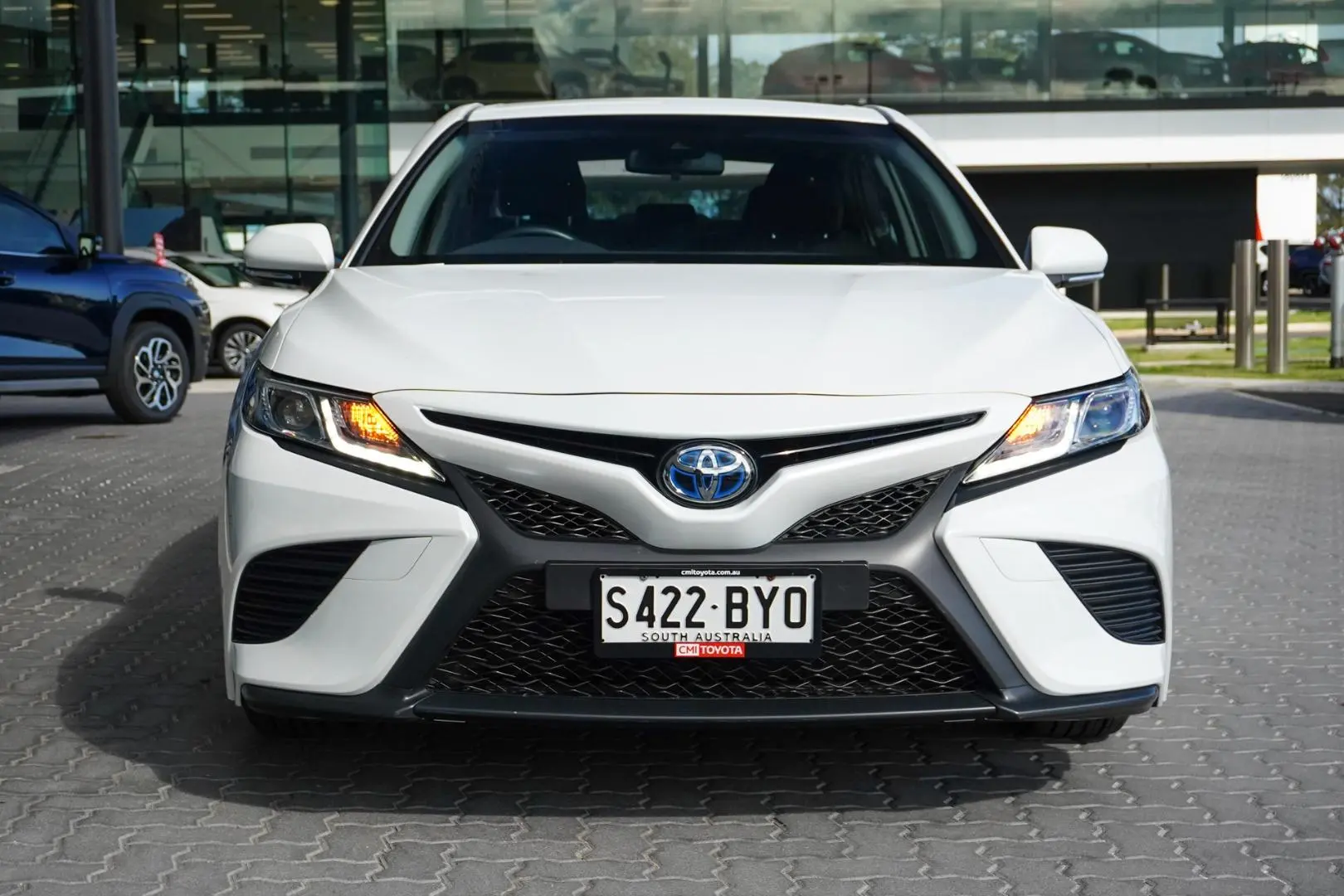 2019 Toyota Camry Gallery Image 5