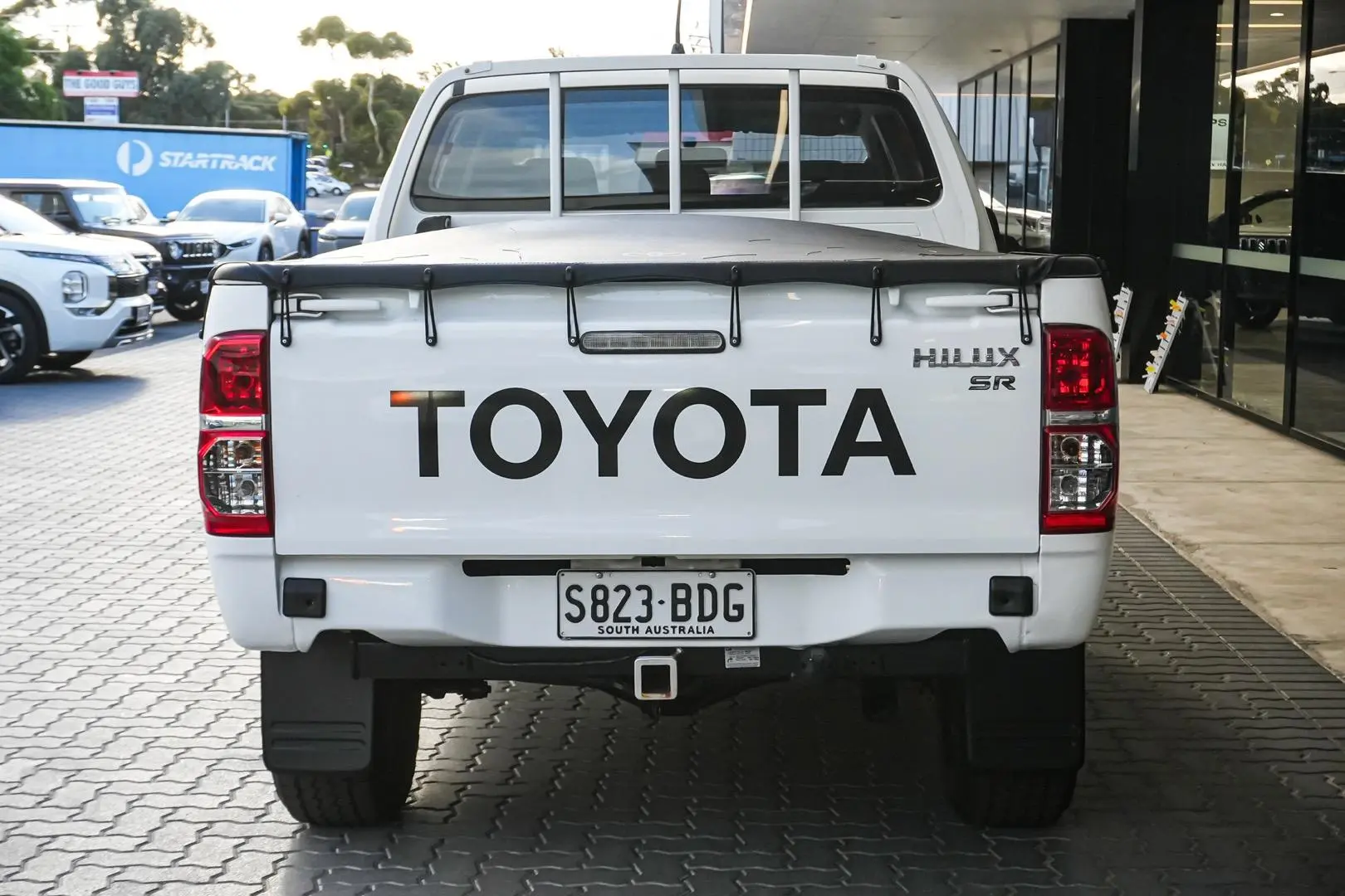 2014 Toyota Hilux Gallery Image 6