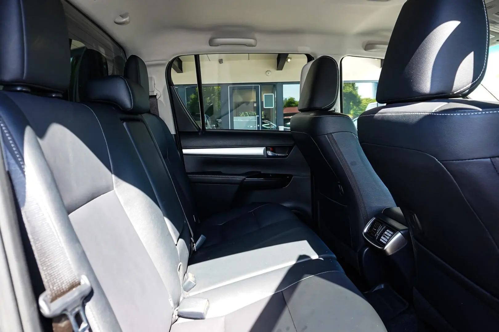 2022 Toyota Hilux Gallery Image 8