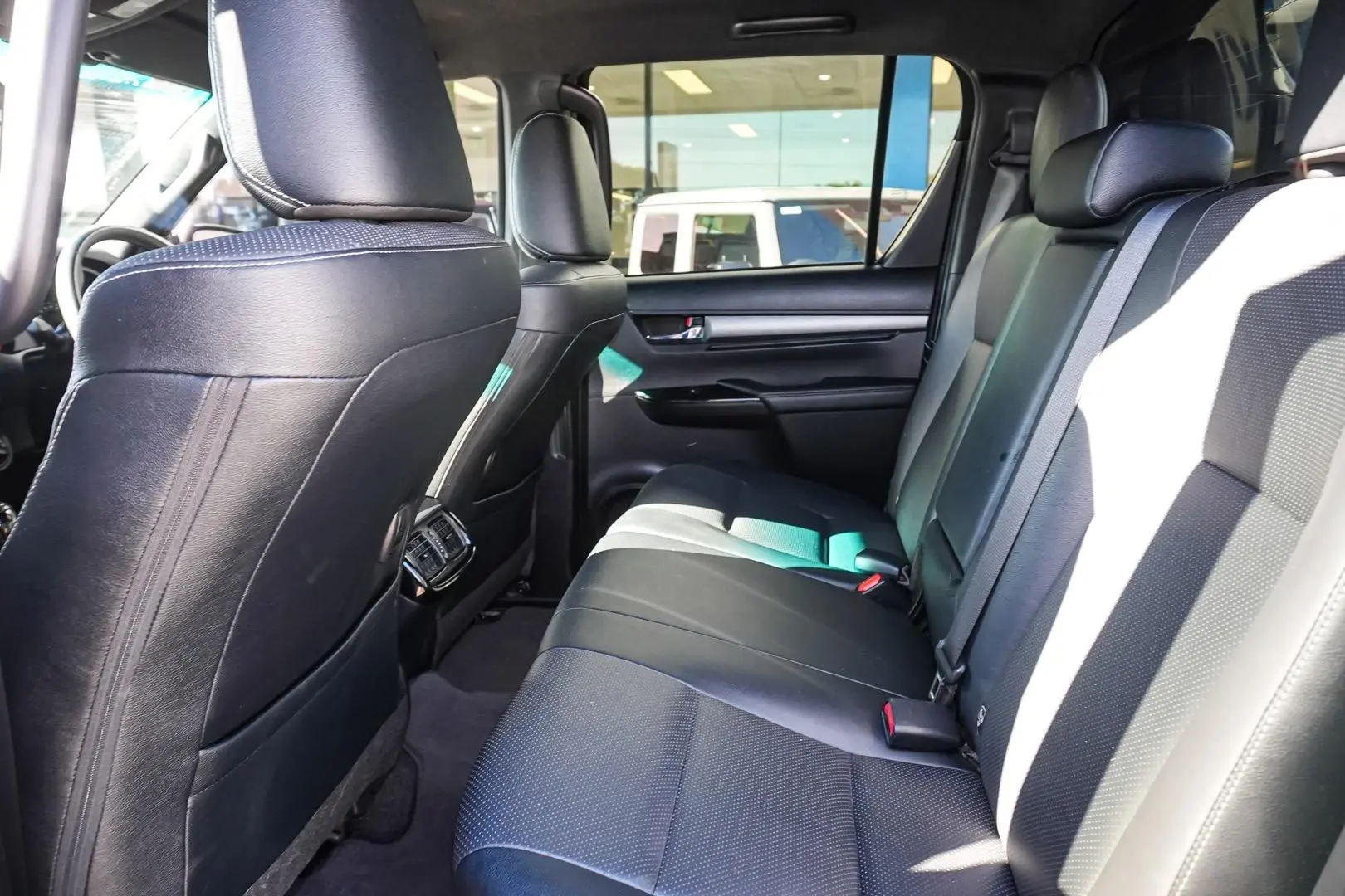 2022 Toyota Hilux Gallery Image 8
