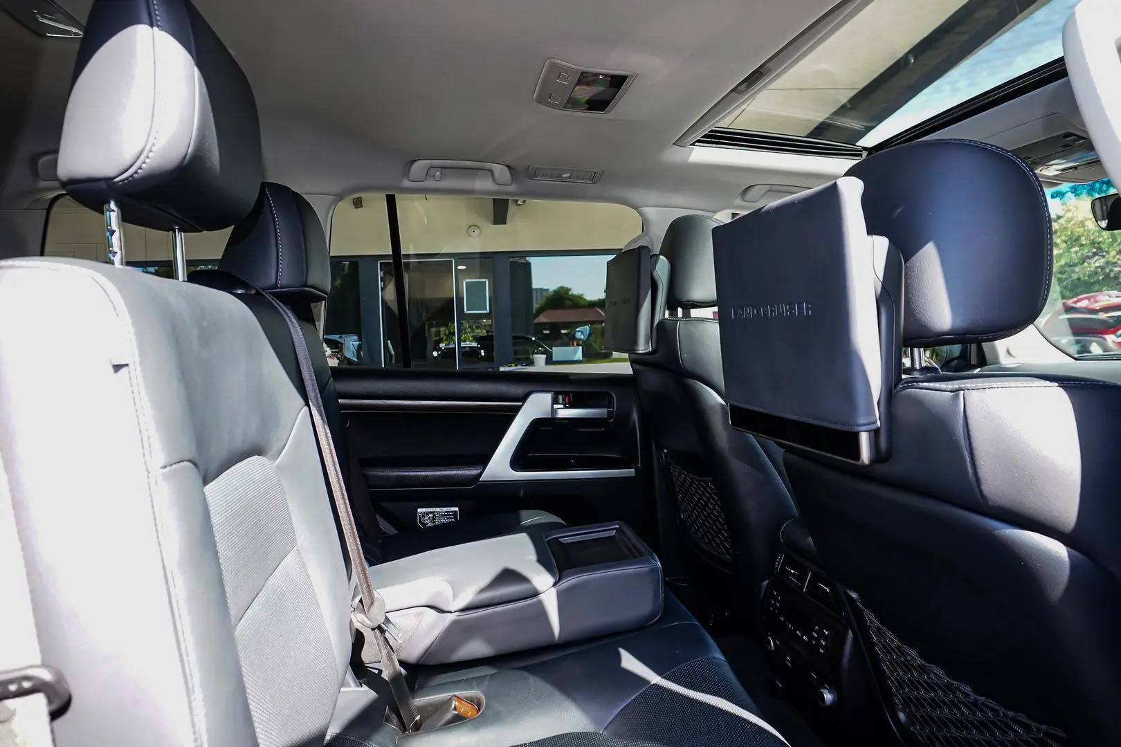 2021 Toyota Landcruiser Gallery Image 8