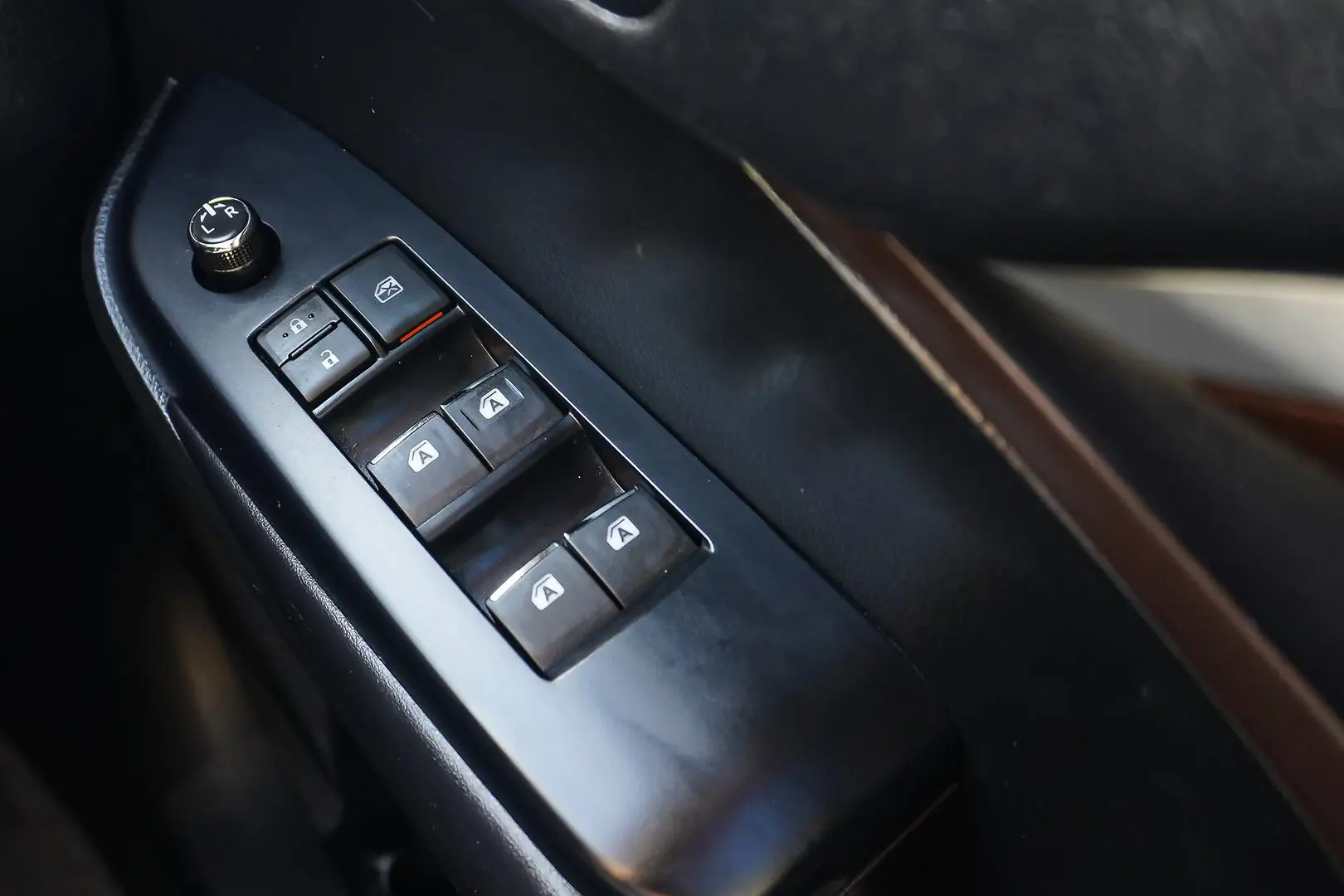 2016 Toyota Kluger Gallery Image 19
