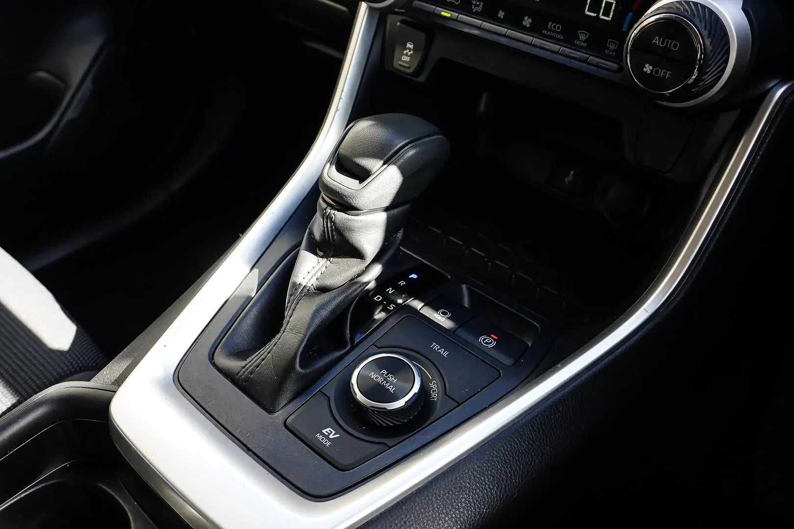 2021 Toyota RAV4 Gallery Image 18