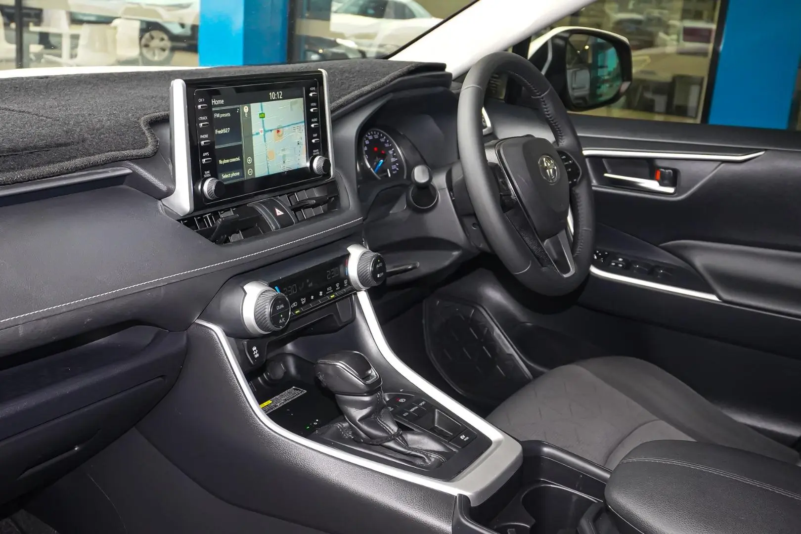 2019 Toyota RAV4 Gallery Image 11