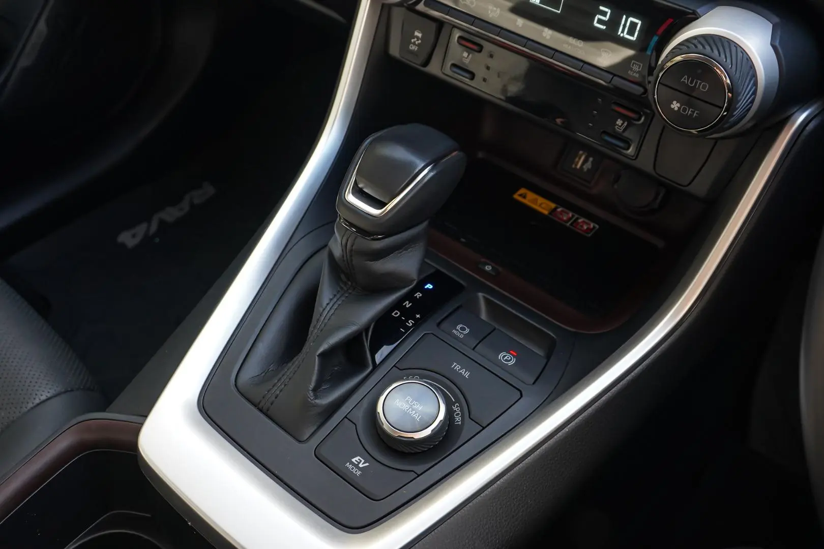 2024 Toyota RAV4 Gallery Image 19