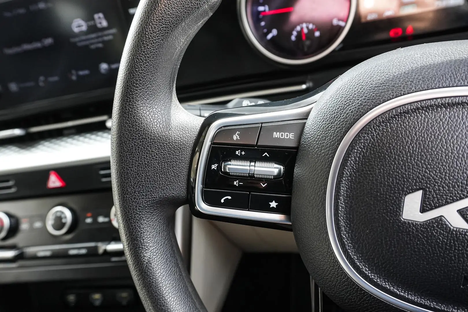 2022 Kia Carnival Gallery Image 19