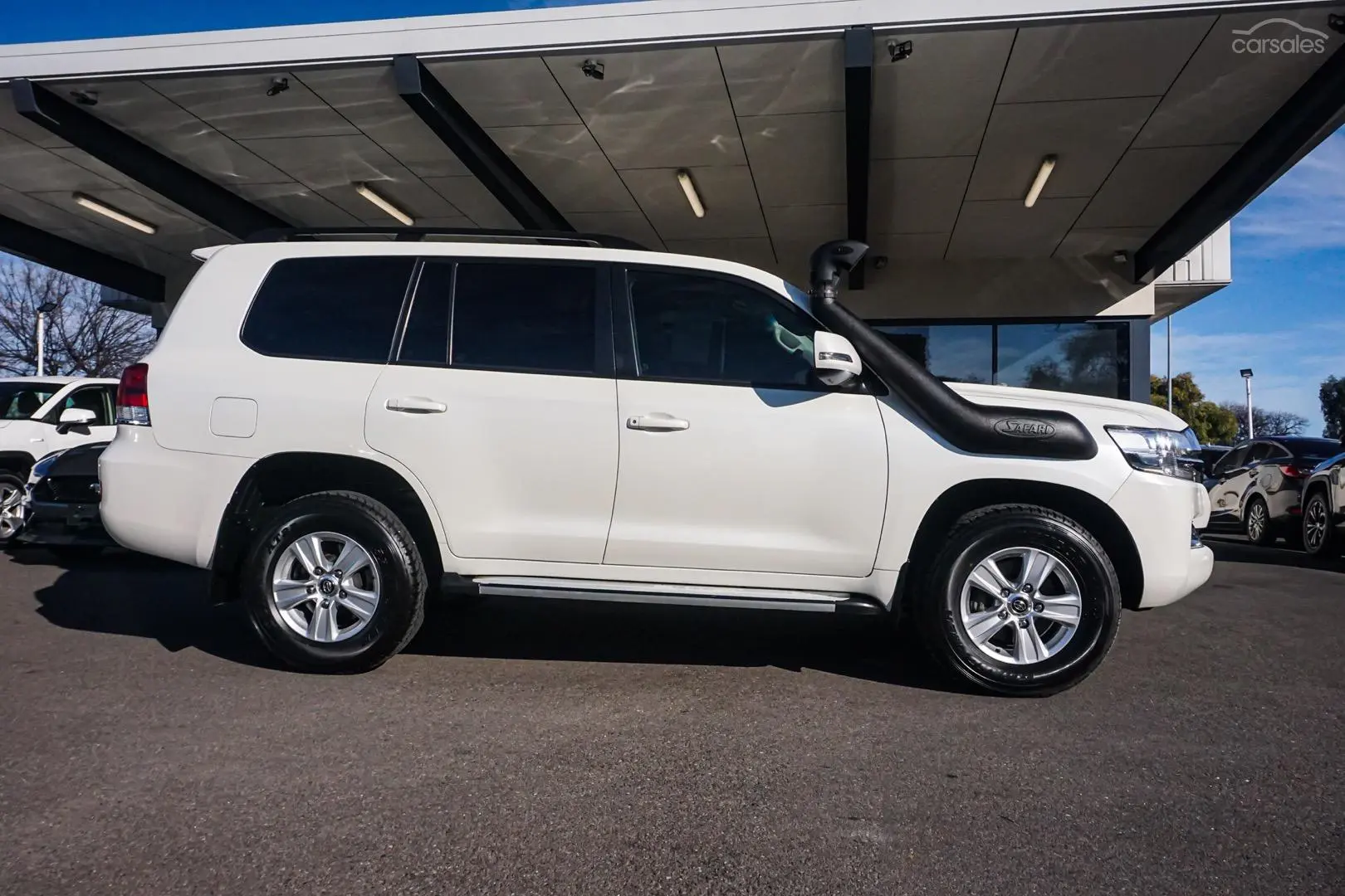 2017 Toyota Landcruiser Image 4