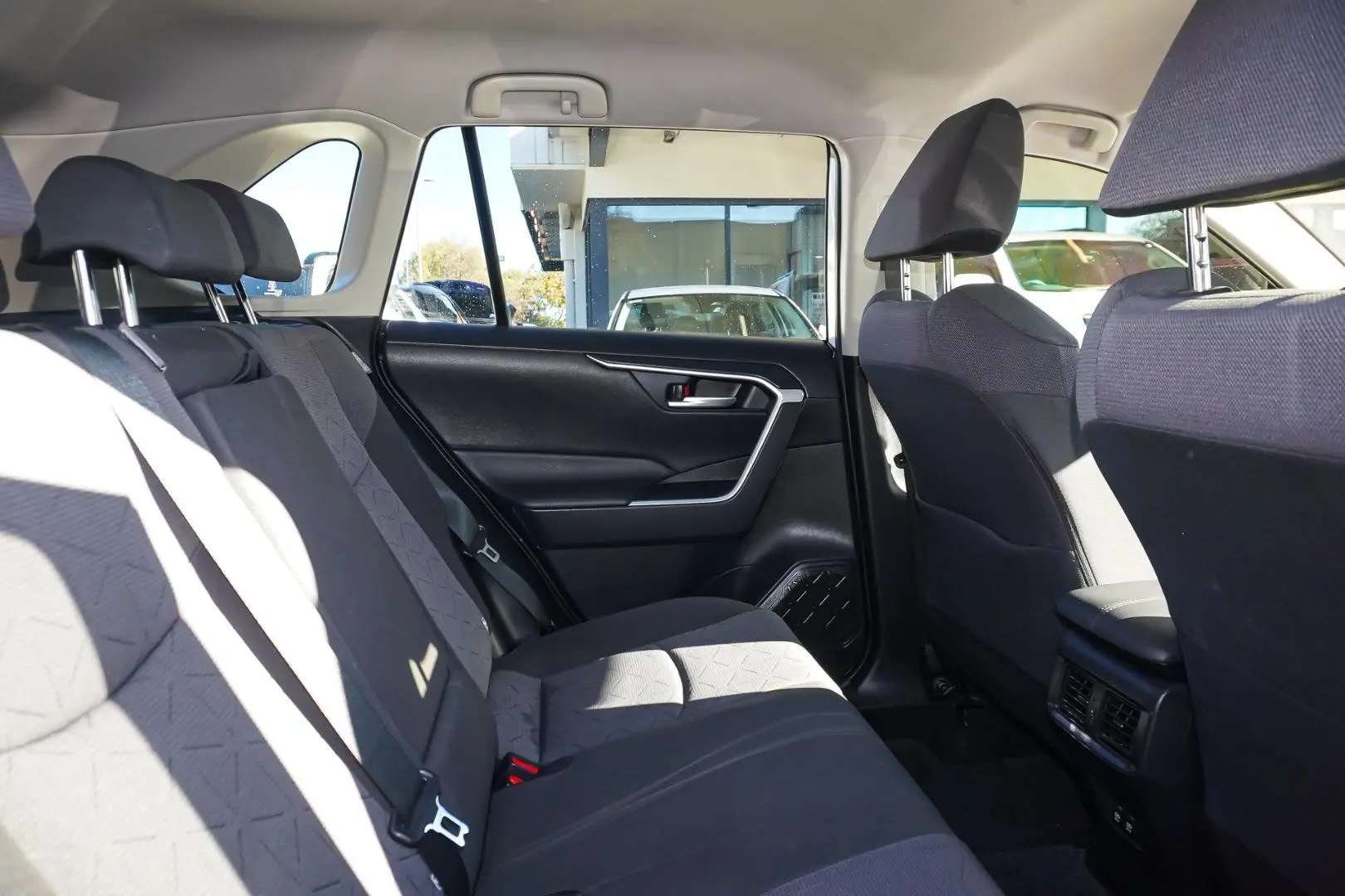 2020 Toyota RAV4 Gallery Image 7