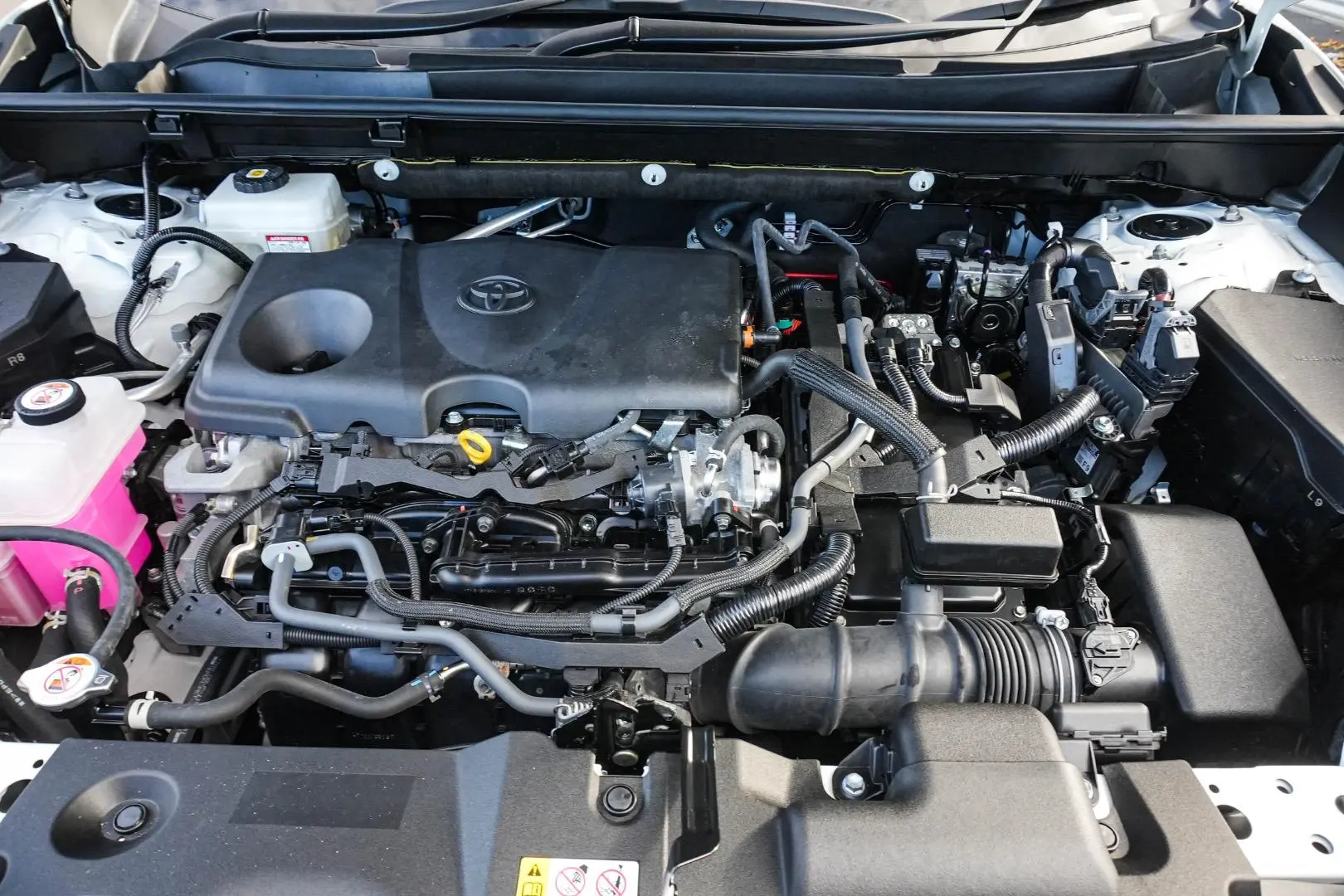 2024 Toyota RAV4 Gallery Image 24