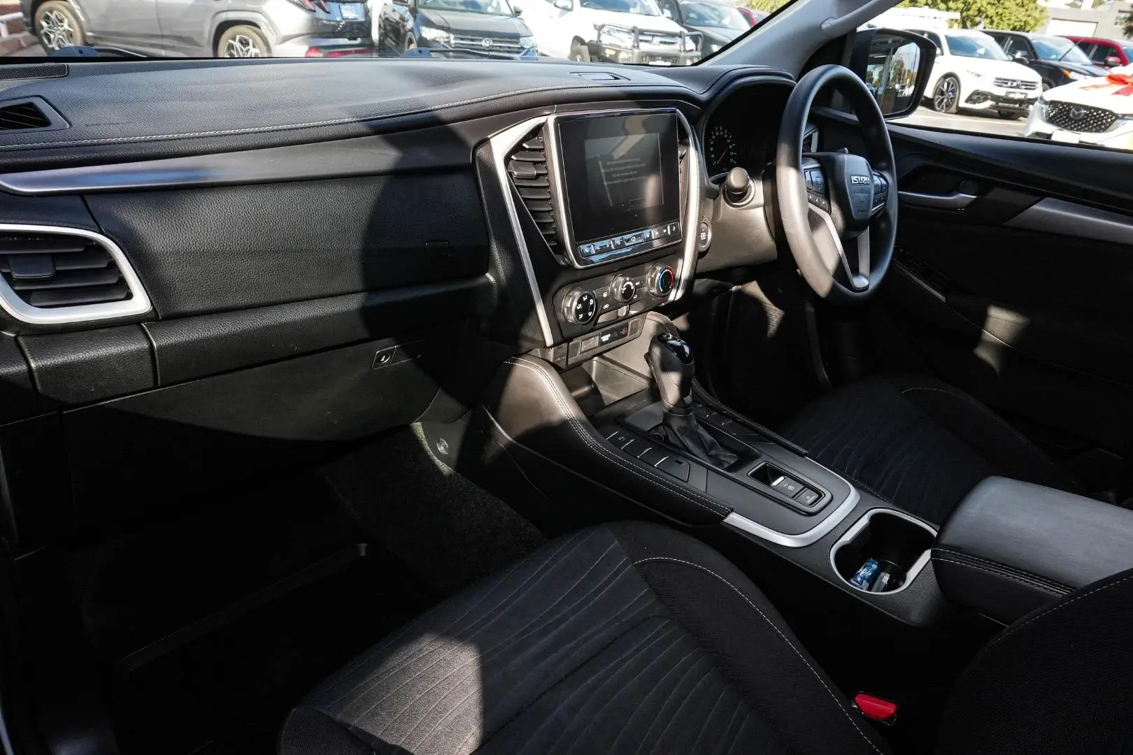 2023 Isuzu MU-X Gallery Image 10
