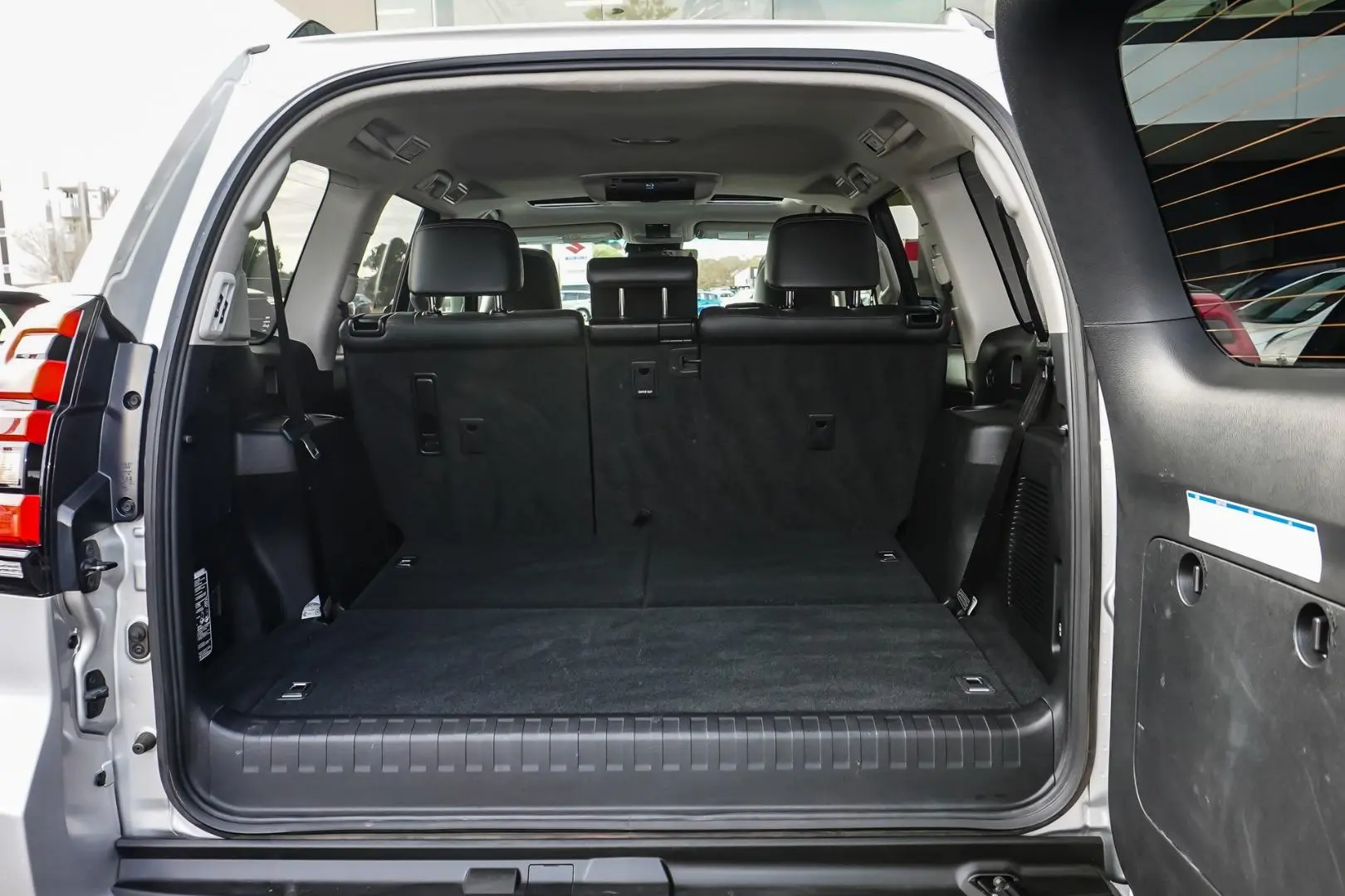 2021 Toyota Landcruiser Prado Gallery Image 11