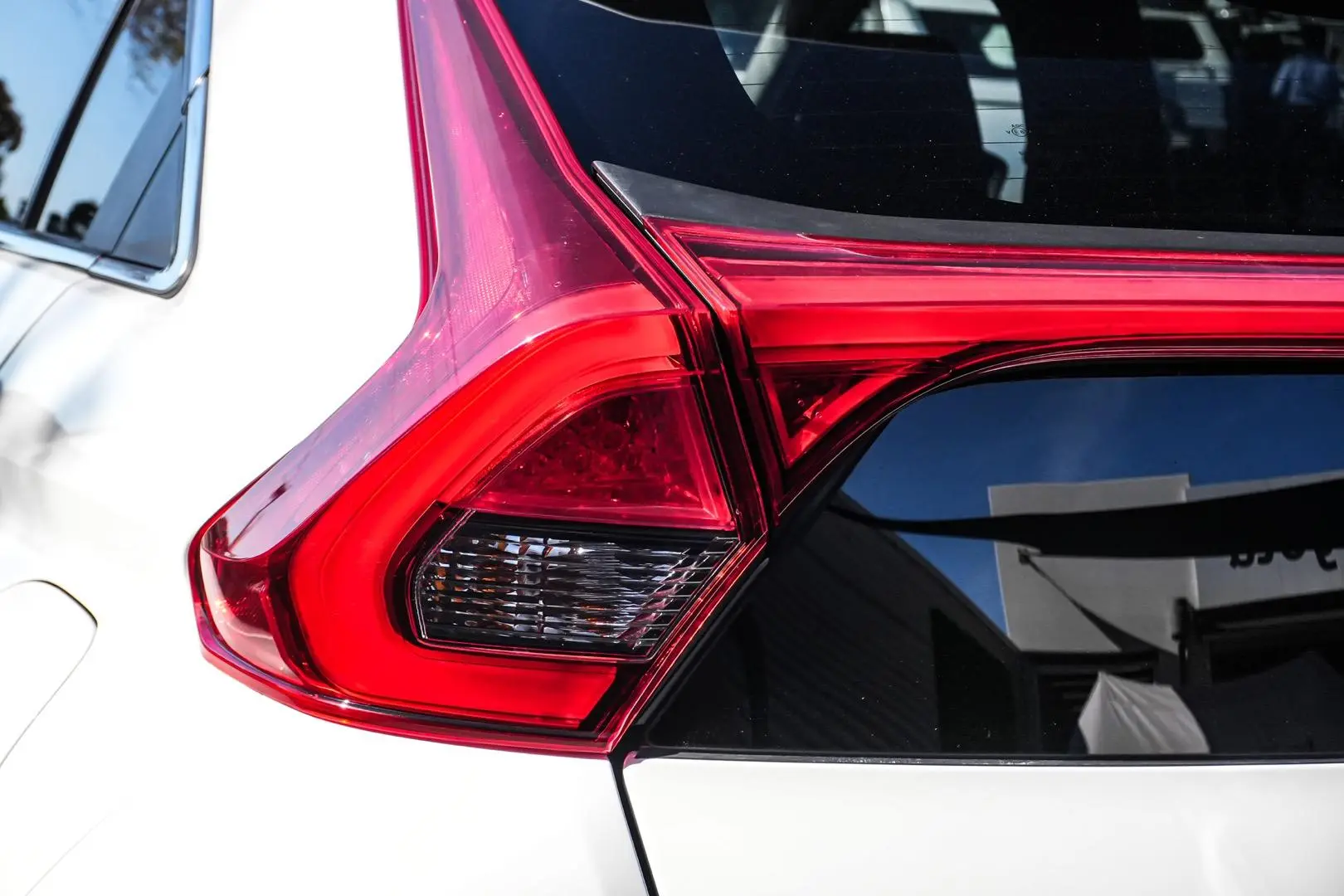 2020 Mitsubishi Eclipse Cross Gallery Image 14