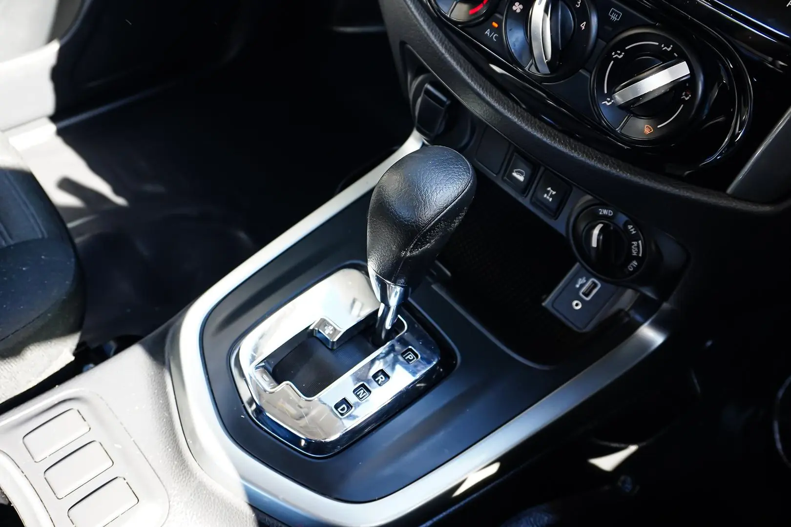 2023 Nissan Navara Gallery Image 16