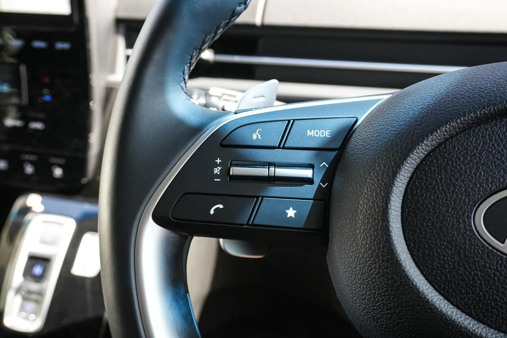 2024 Hyundai STARIA Gallery Image 16