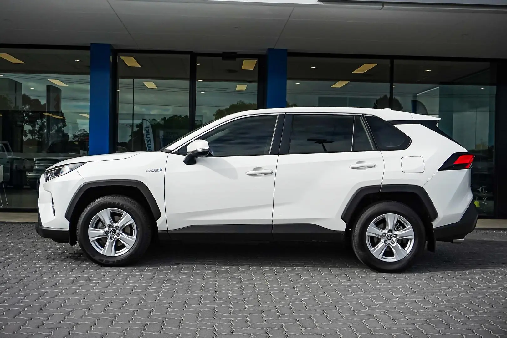 2021 Toyota RAV4 Gallery Image 4