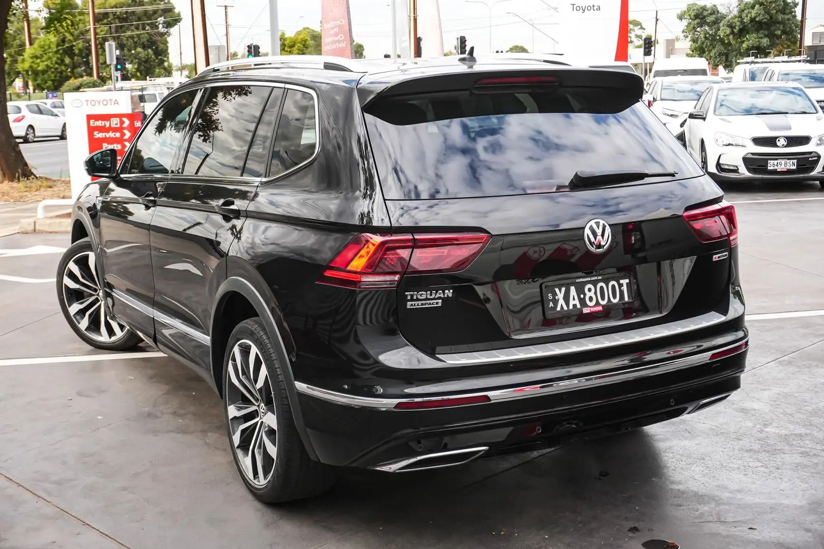 2019 Volkswagen Tiguan Gallery Image 3