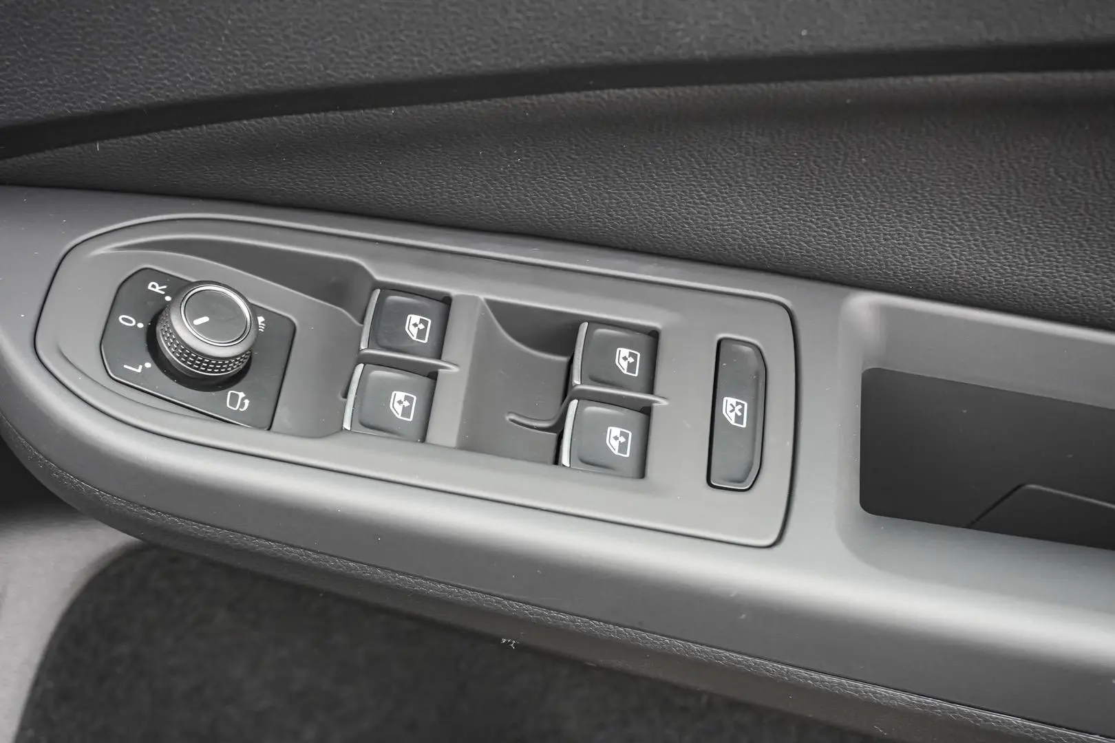 2022 Volkswagen Golf Gallery Image 19