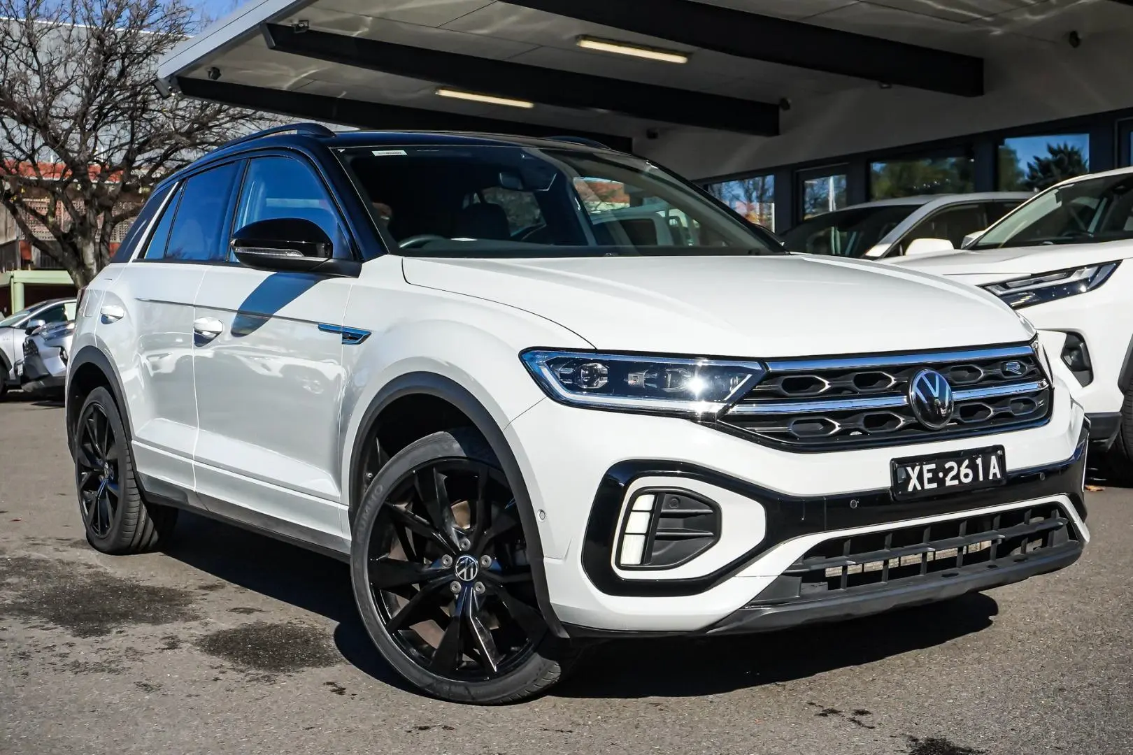 2023 Volkswagen T-Roc Gallery Image 2