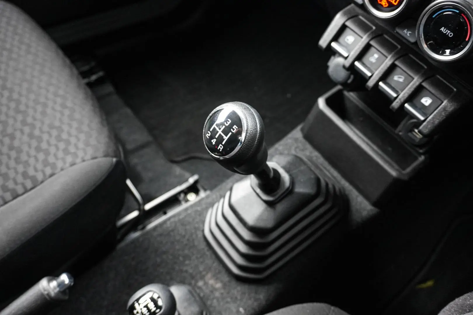 2024 Suzuki Jimny Gallery Image 17