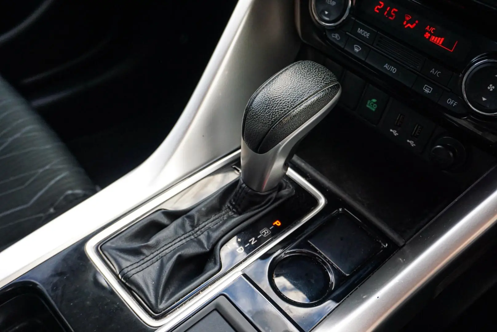 2020 Mitsubishi Eclipse Cross Gallery Image 18