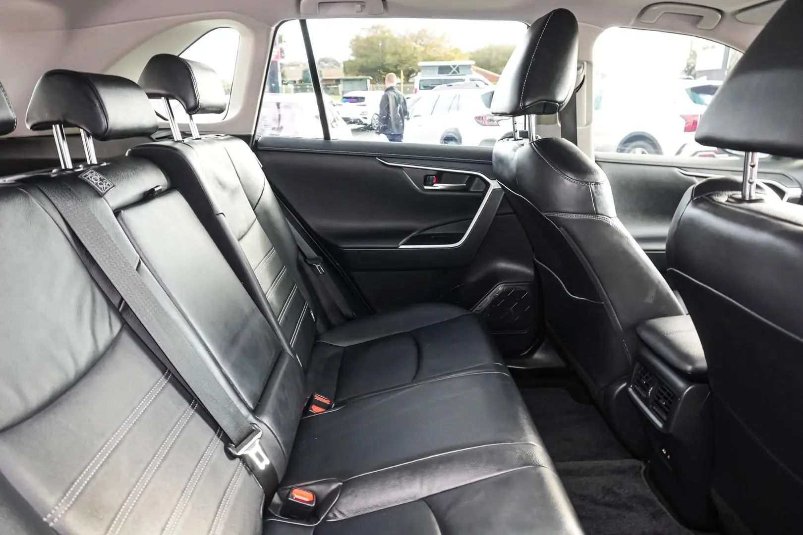 2021 Toyota RAV4 Gallery Image 9