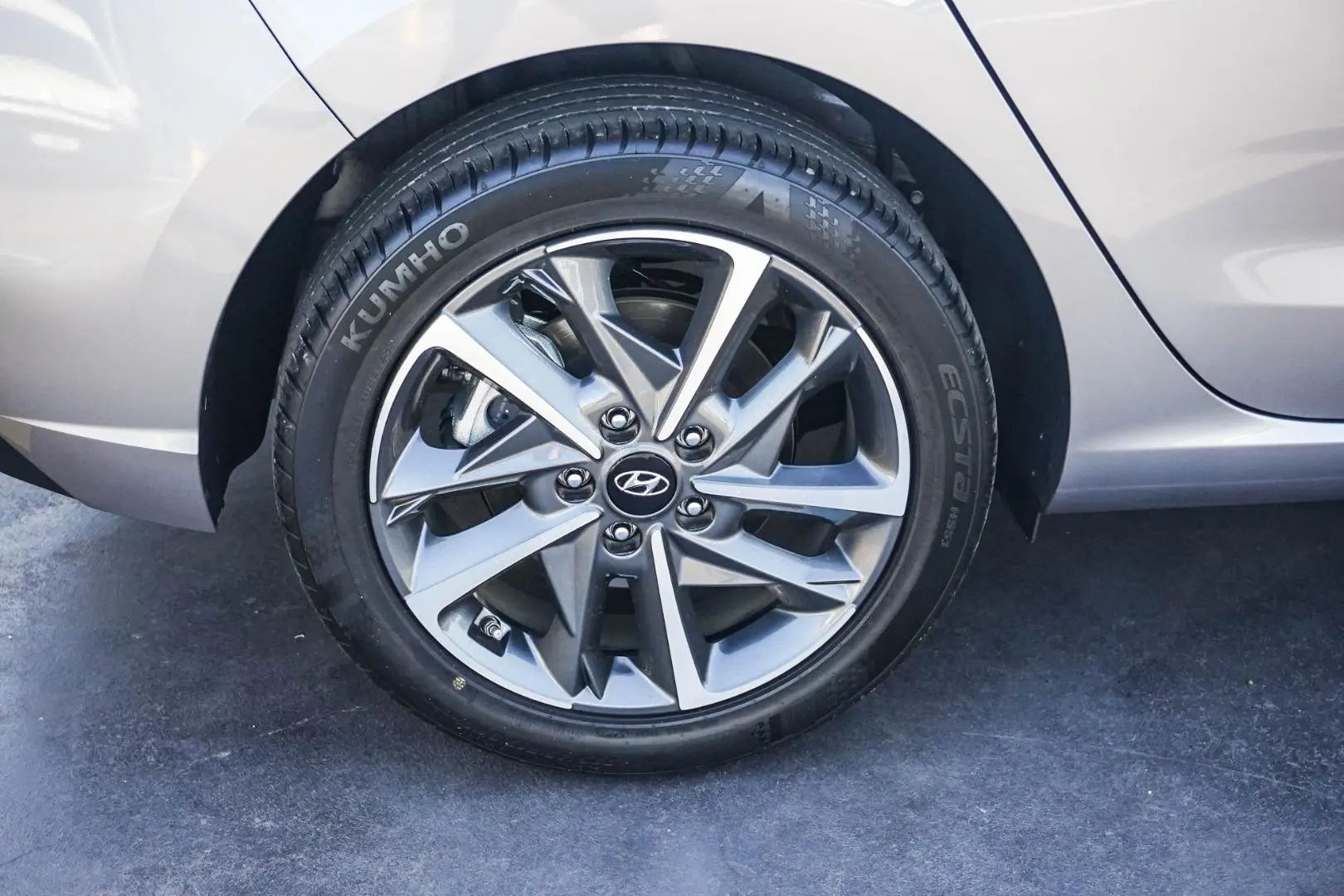 2022 Hyundai i30 Gallery Image 16