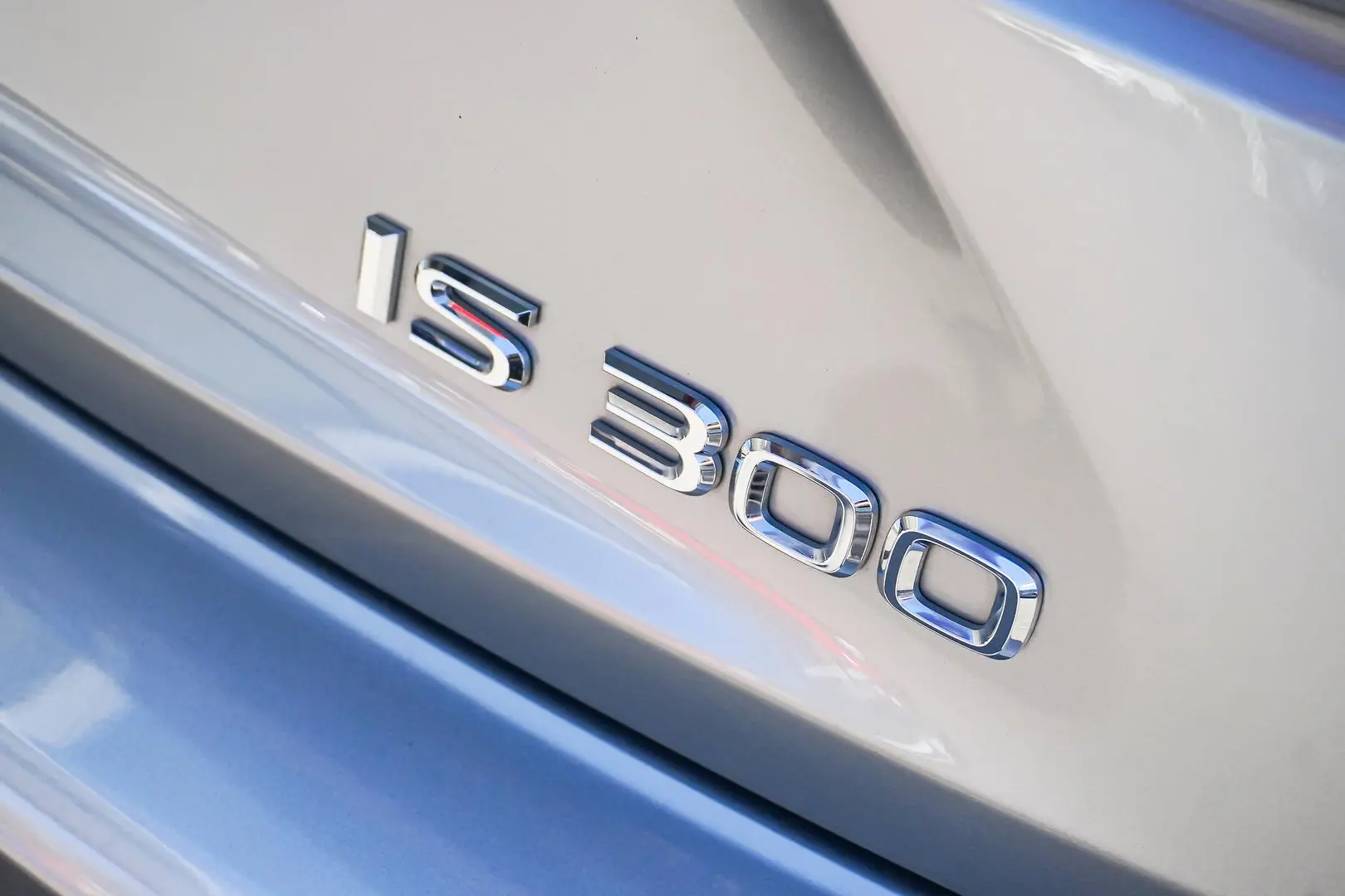 2018 Lexus IS Gallery Image 13
