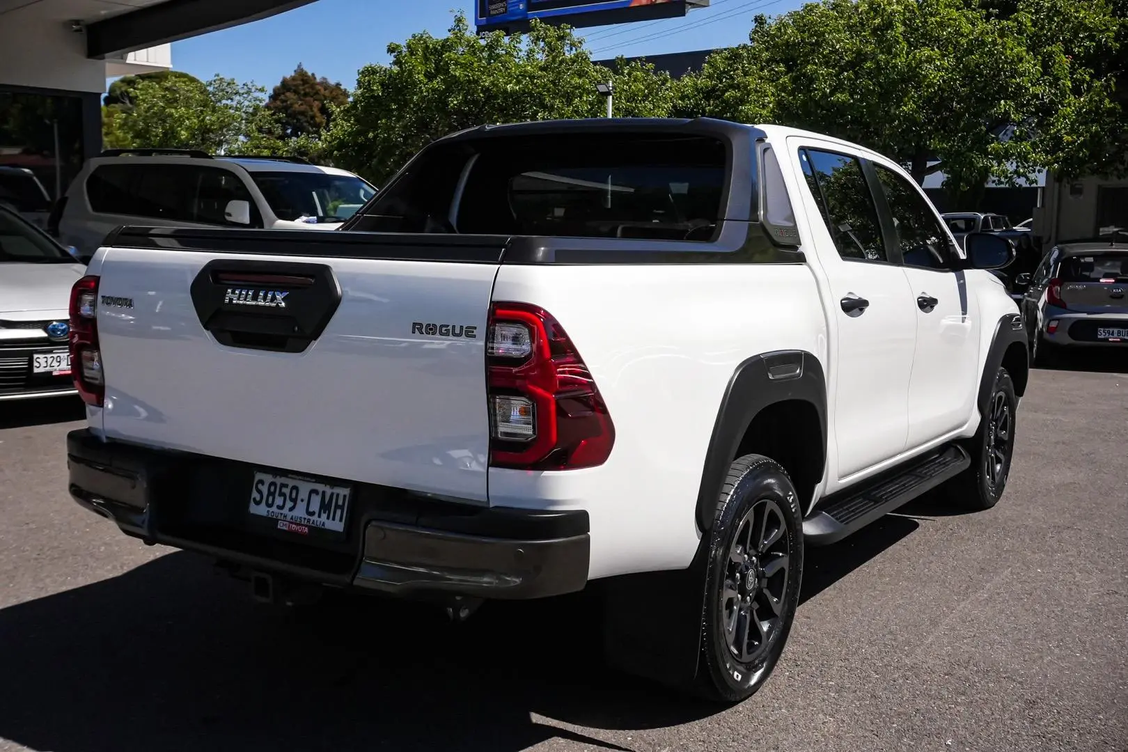 2021 Toyota Hilux Gallery Image 3