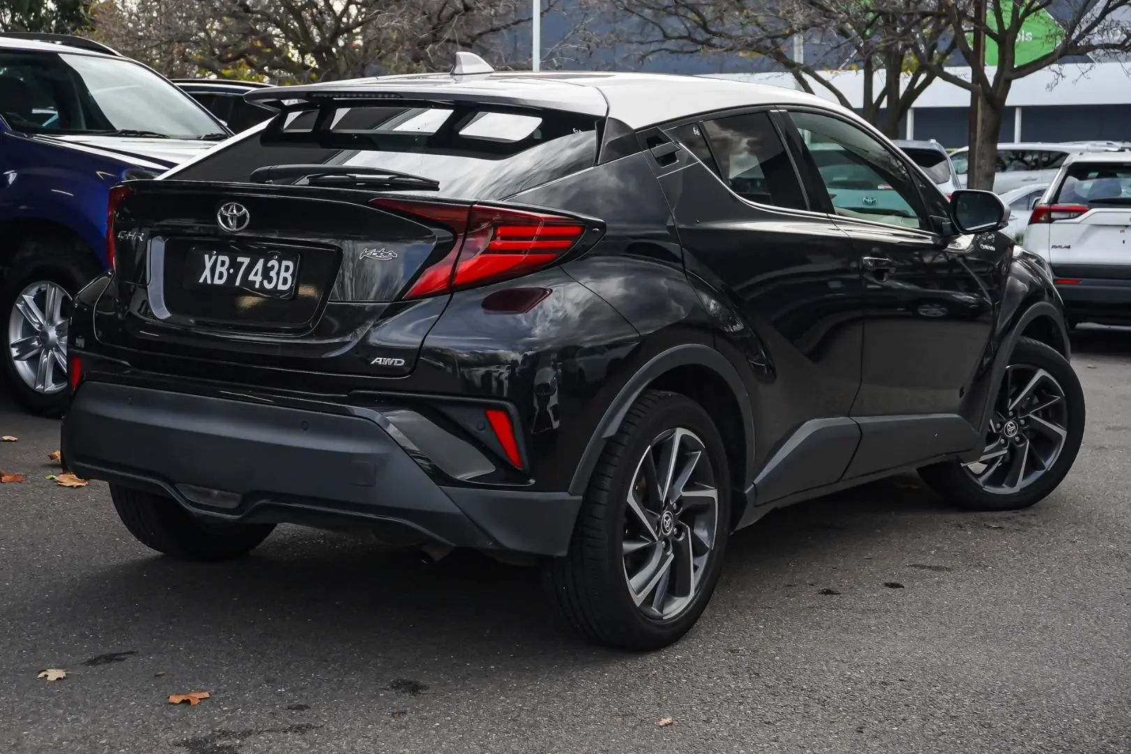 2019 Toyota C-HR Gallery Image 3