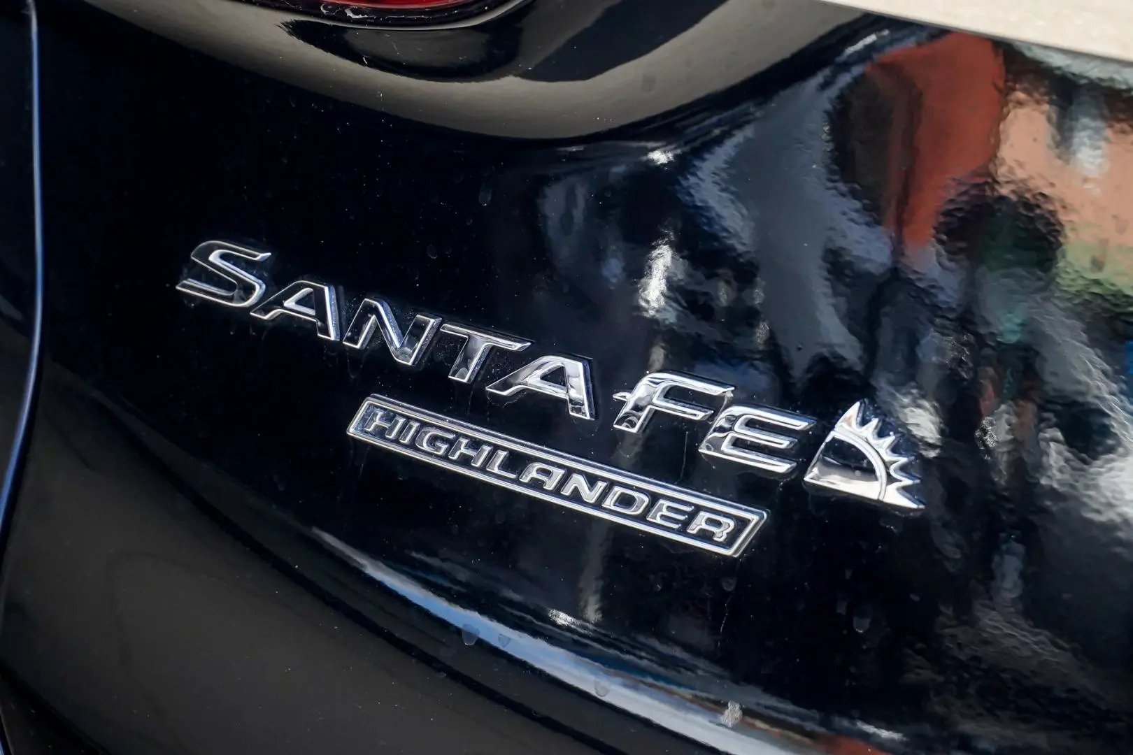 2018 Hyundai Santa Fe Gallery Image 16