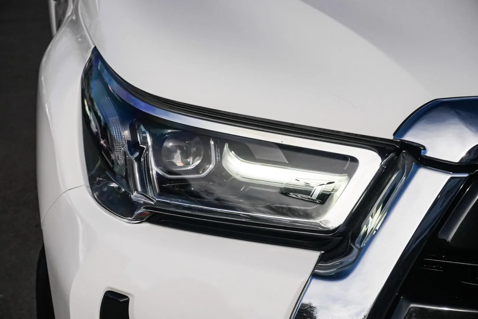 2020 Toyota Hilux Gallery Image 11