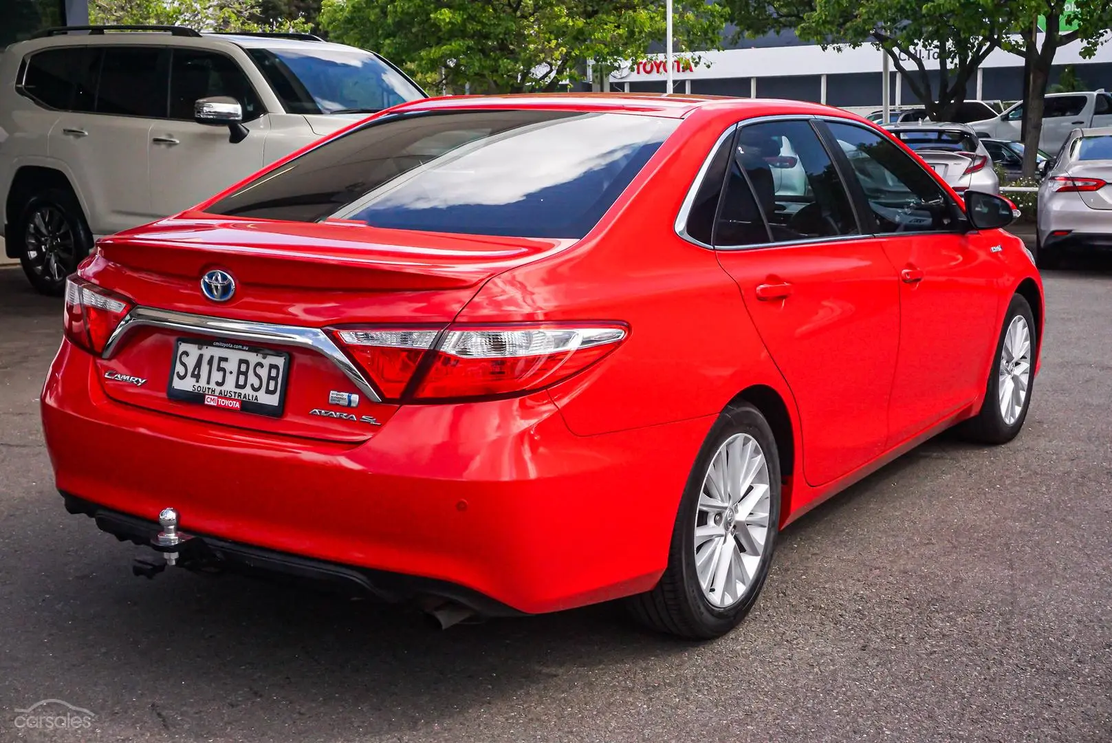 2016 Toyota Camry Image 2