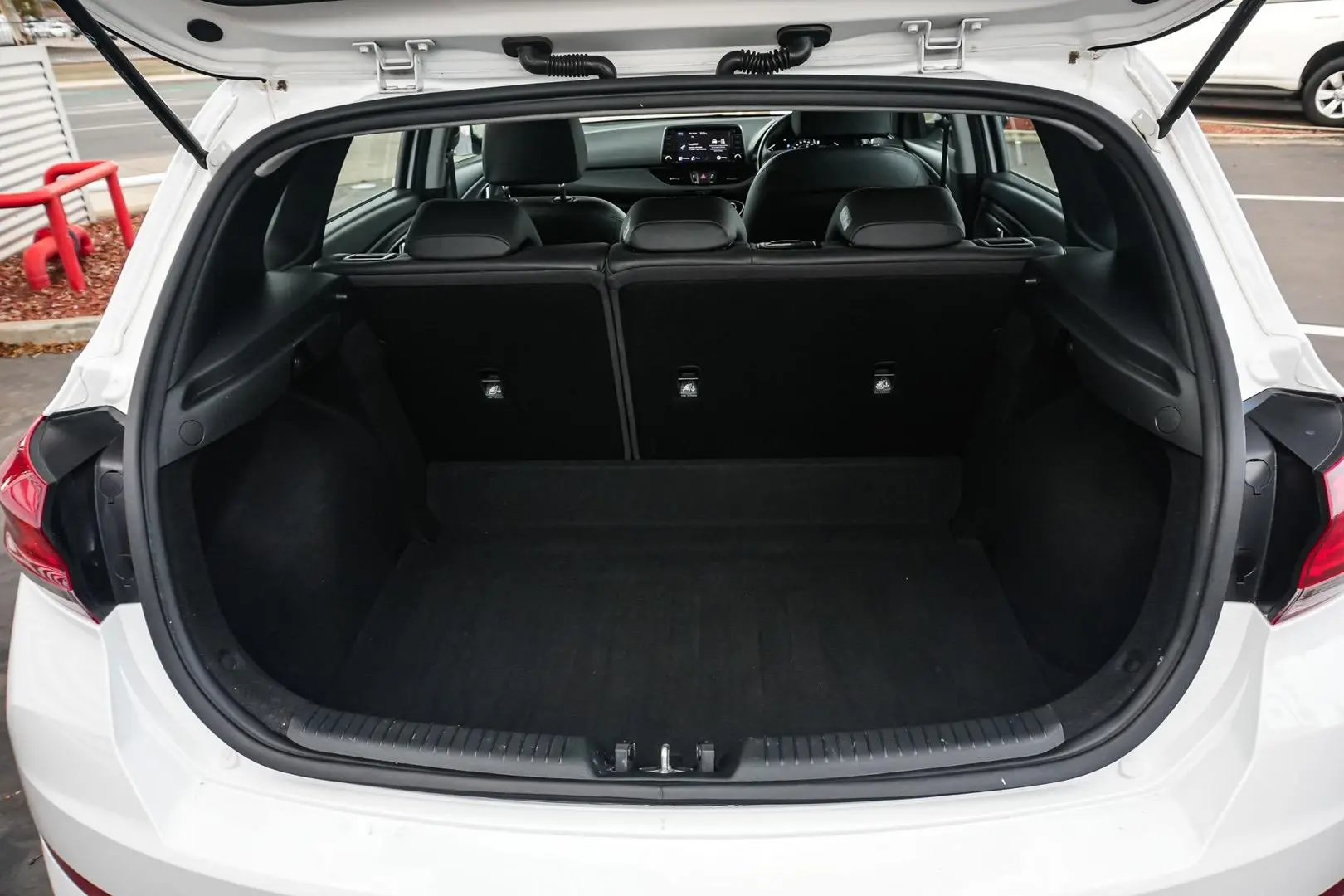 2022 Hyundai i30 Gallery Image 11