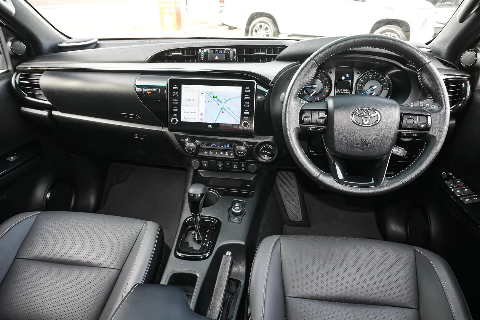 2024 Toyota Hilux Gallery Image 15