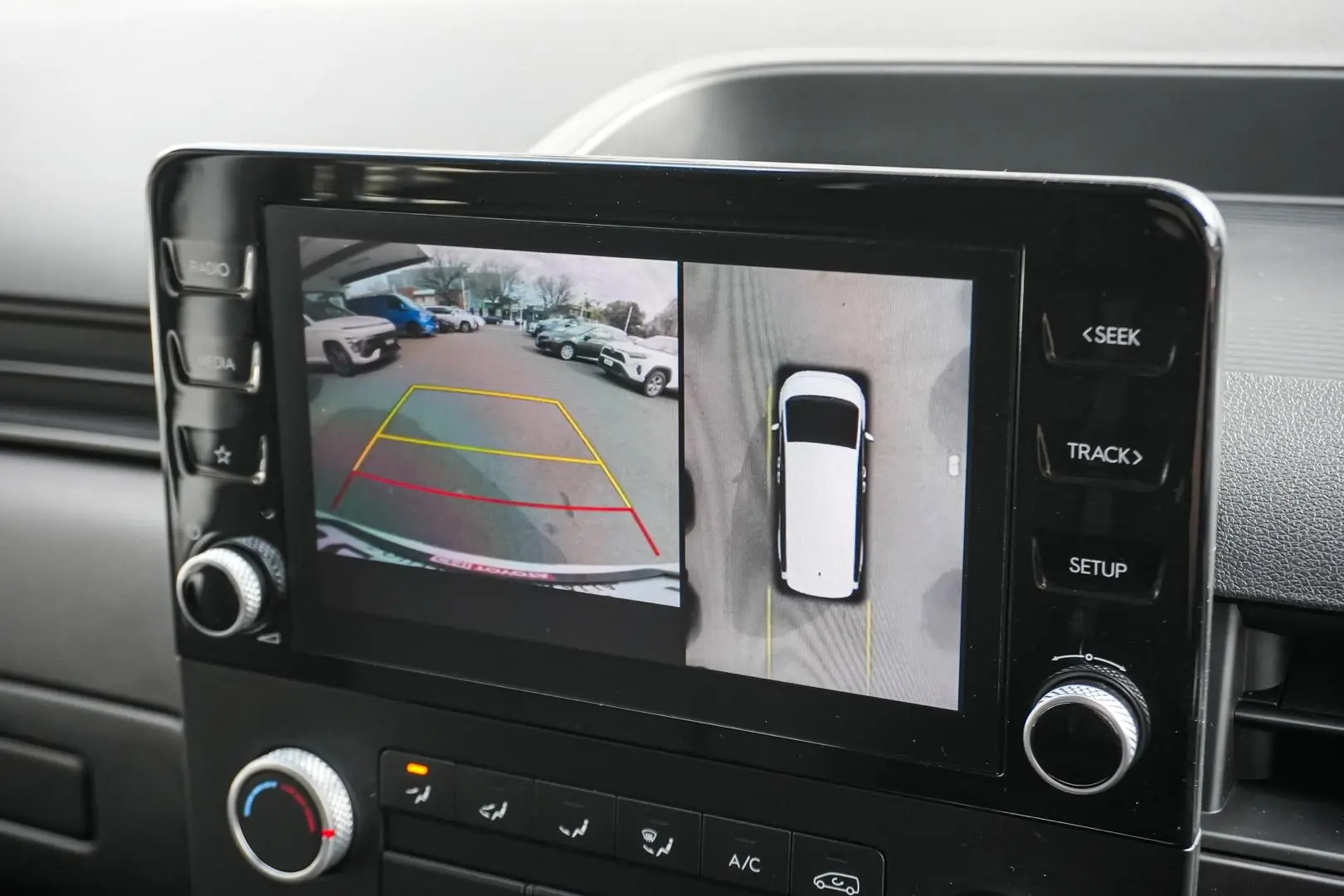 2021 Hyundai STARIA LOAD Gallery Image 20
