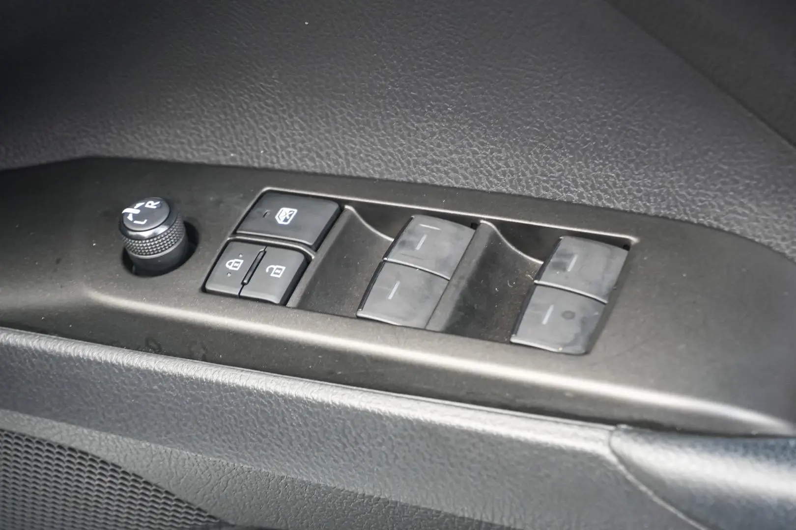2021 Toyota Camry Gallery Image 19