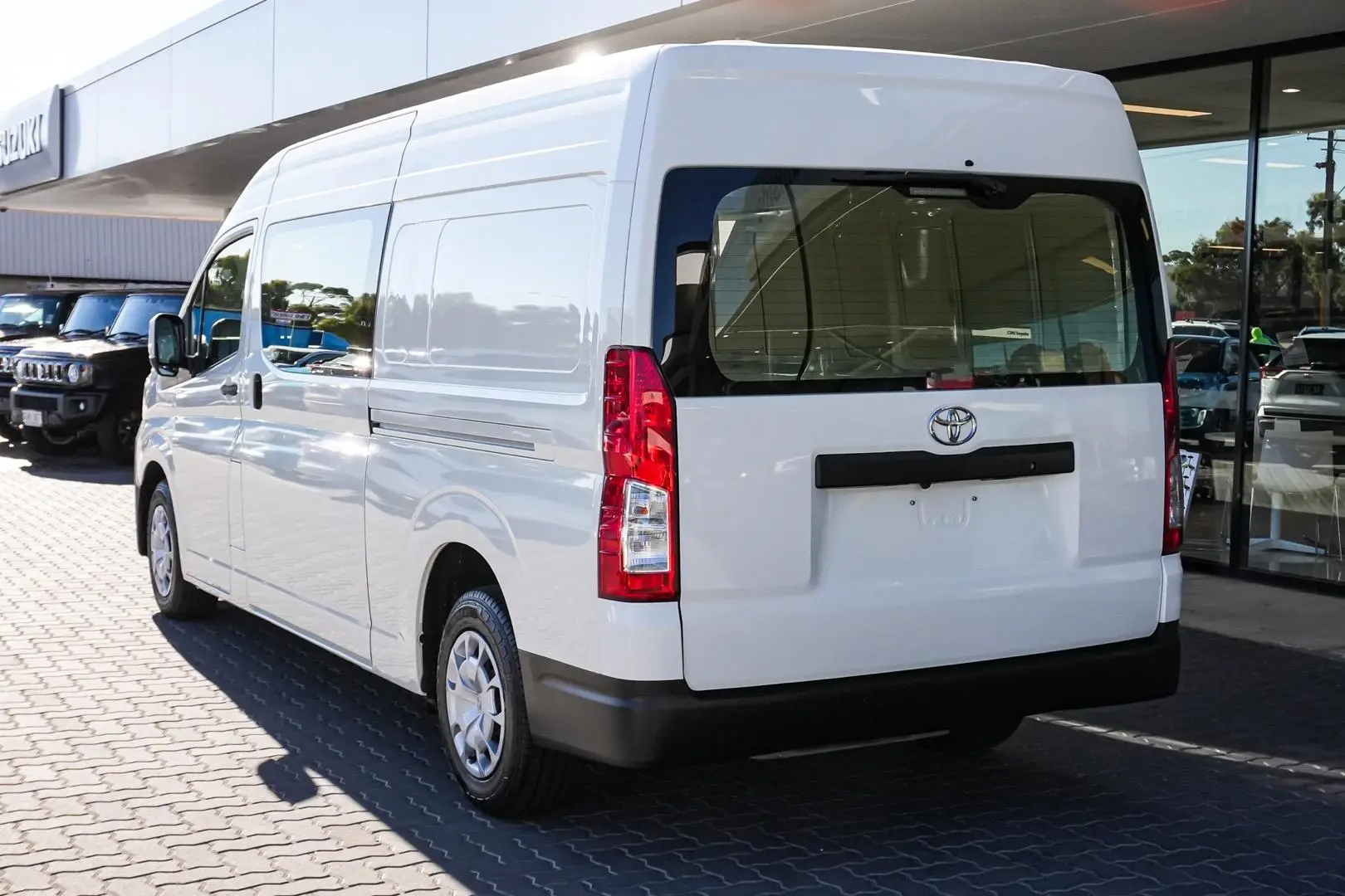 2020 Toyota Hiace Gallery Image 4