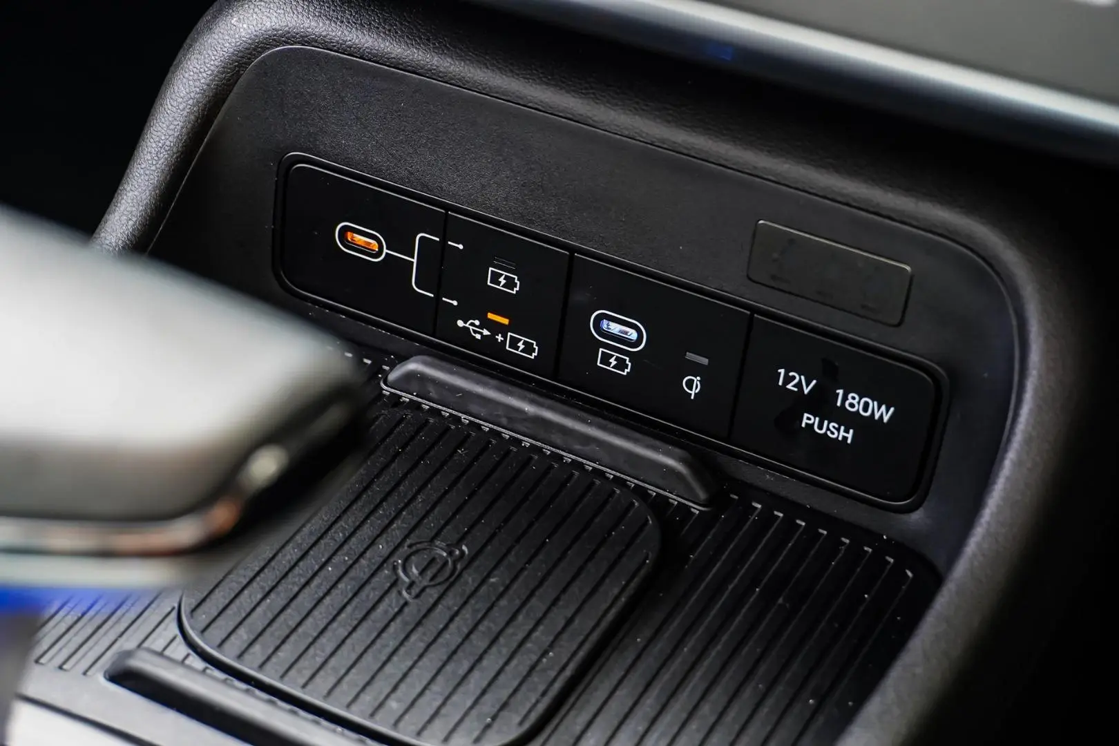 2024 Hyundai Kona Gallery Image 24