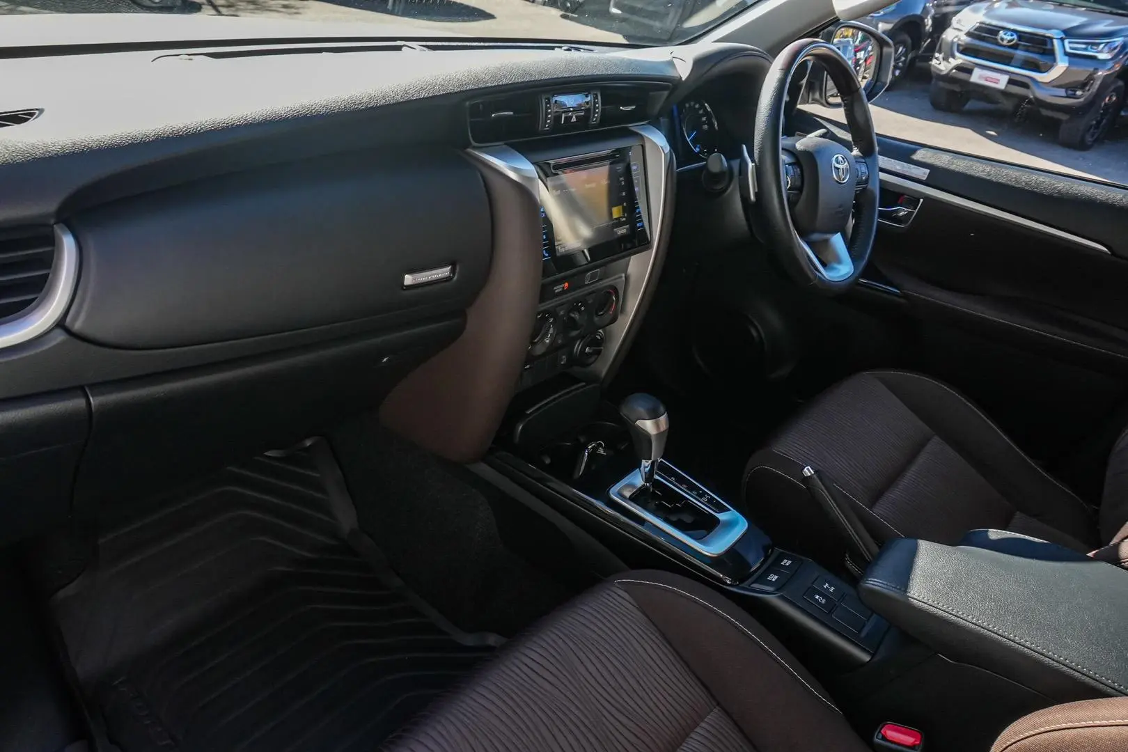 2020 Toyota Fortuner Gallery Image 9