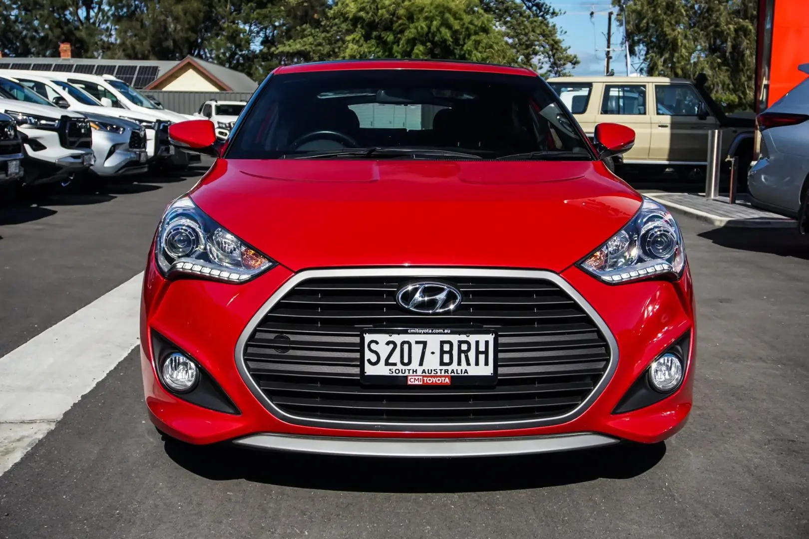 2017 Hyundai Veloster Gallery Image 4