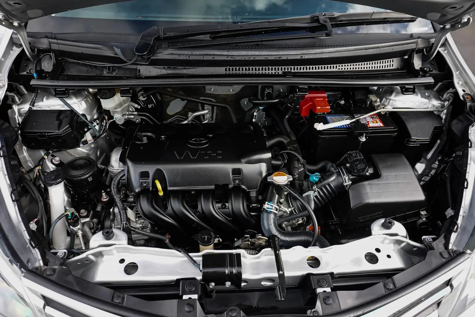 2016 Toyota Yaris Gallery Image 23