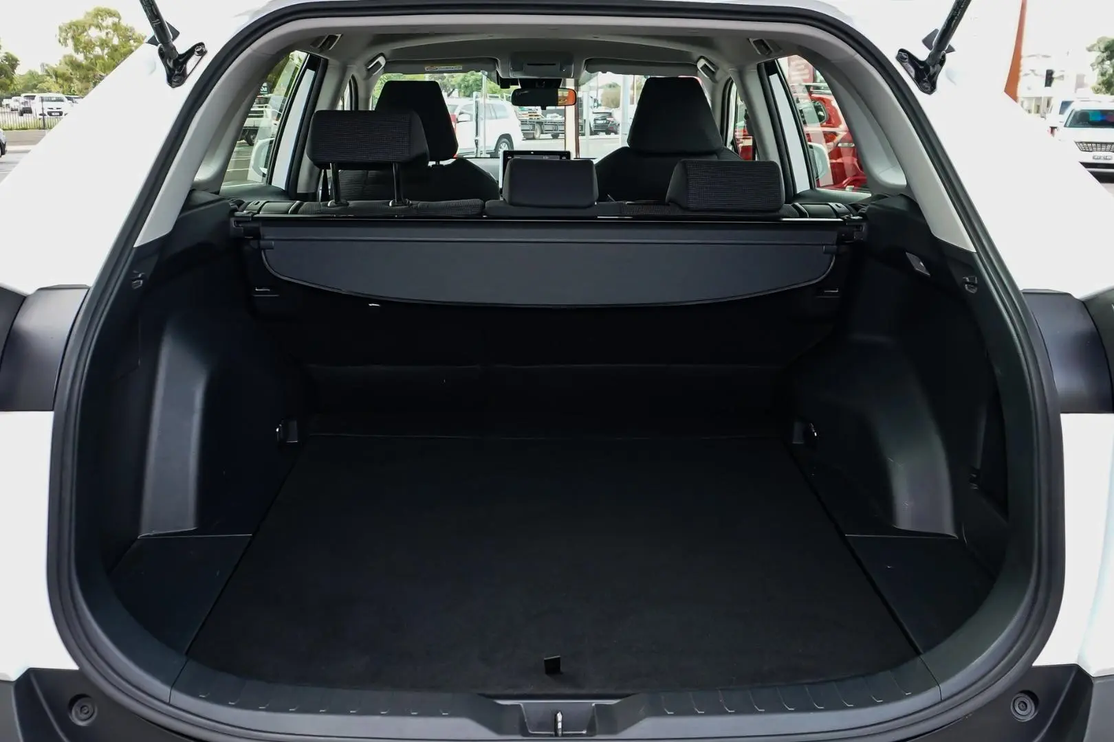 2019 Toyota RAV4 Gallery Image 10