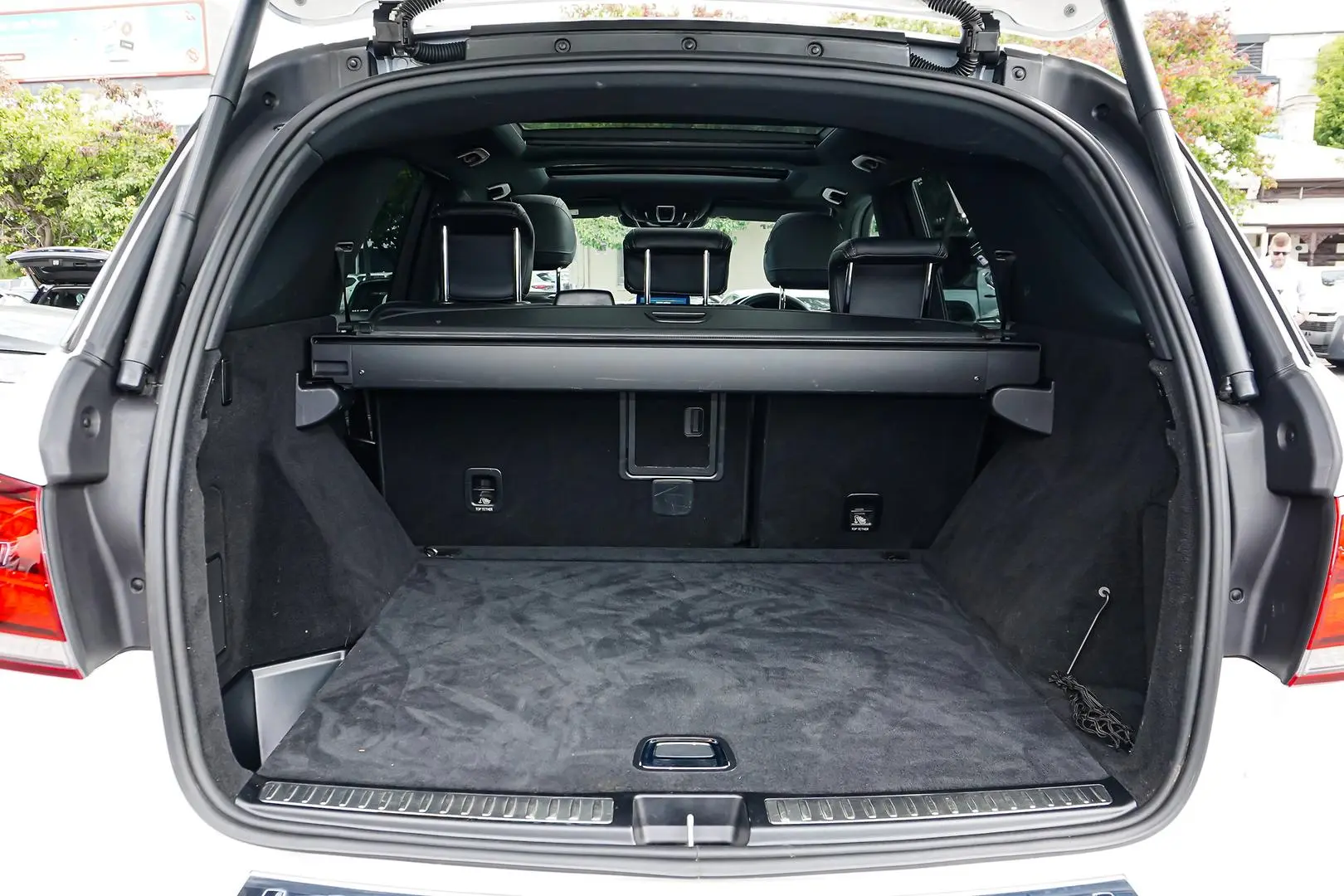 2017 Mercedes-Benz GLE-Class Gallery Image 9