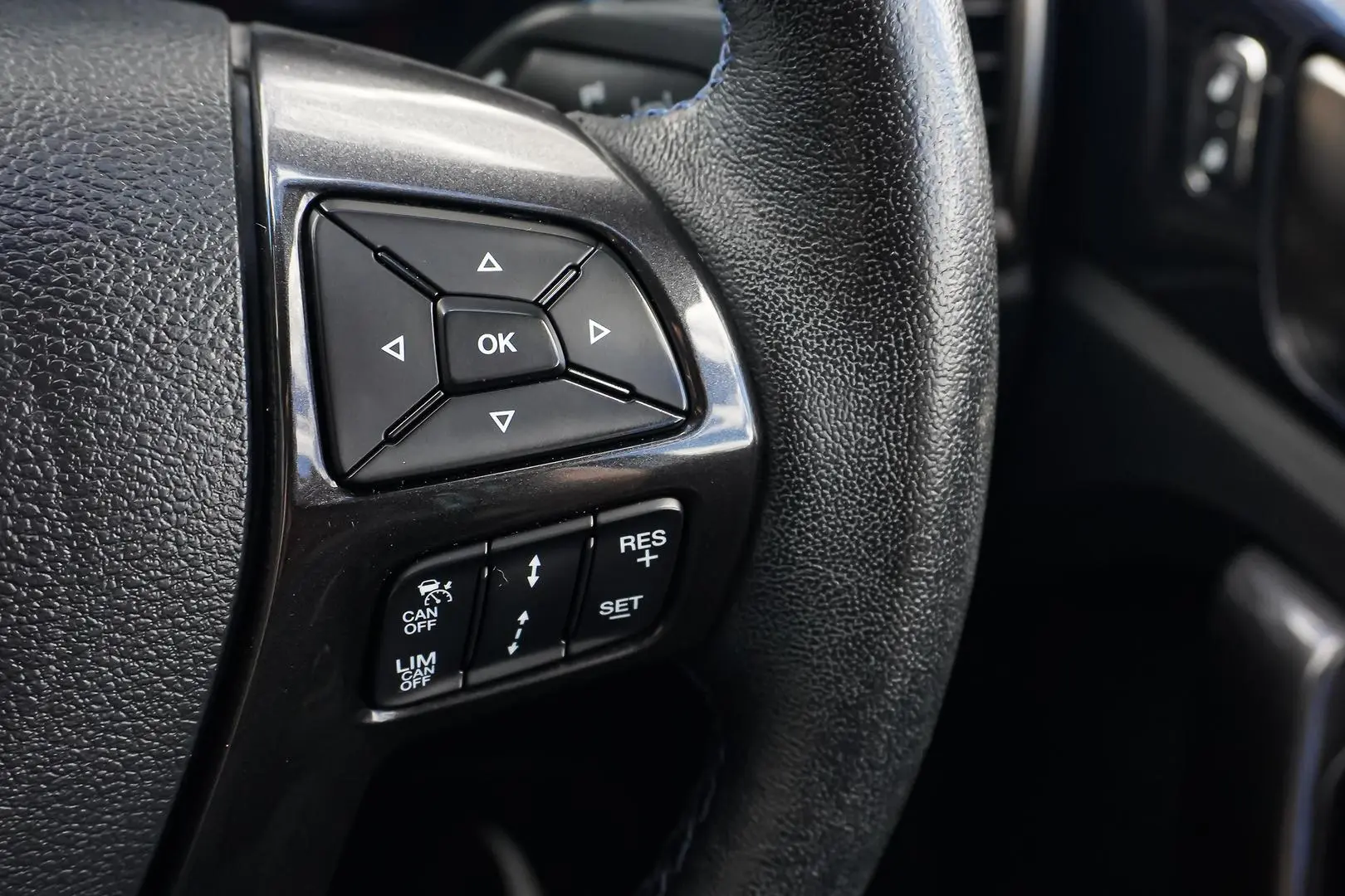 2021 Ford Everest Gallery Image 24
