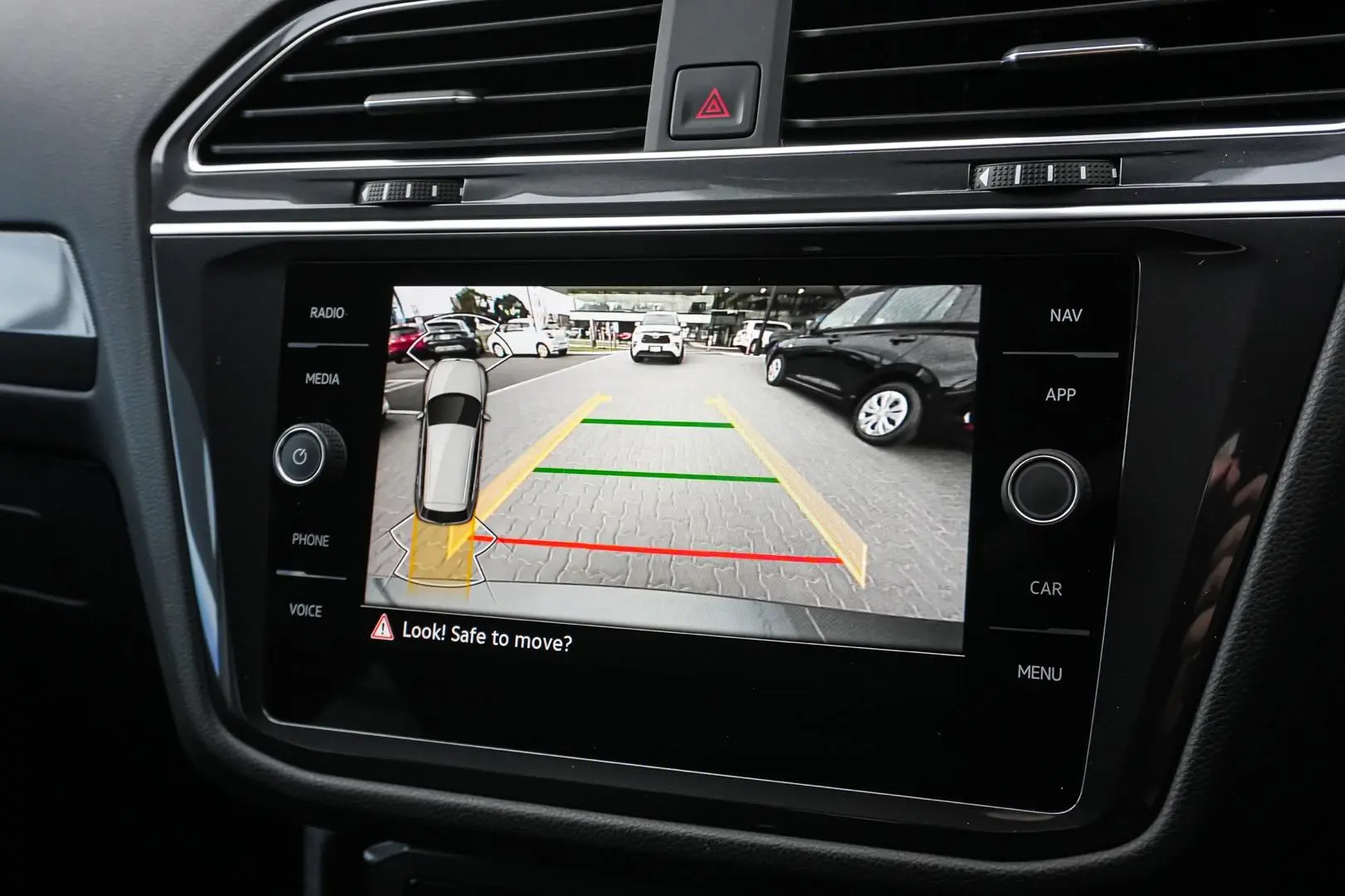 2022 Volkswagen Tiguan Gallery Image 22